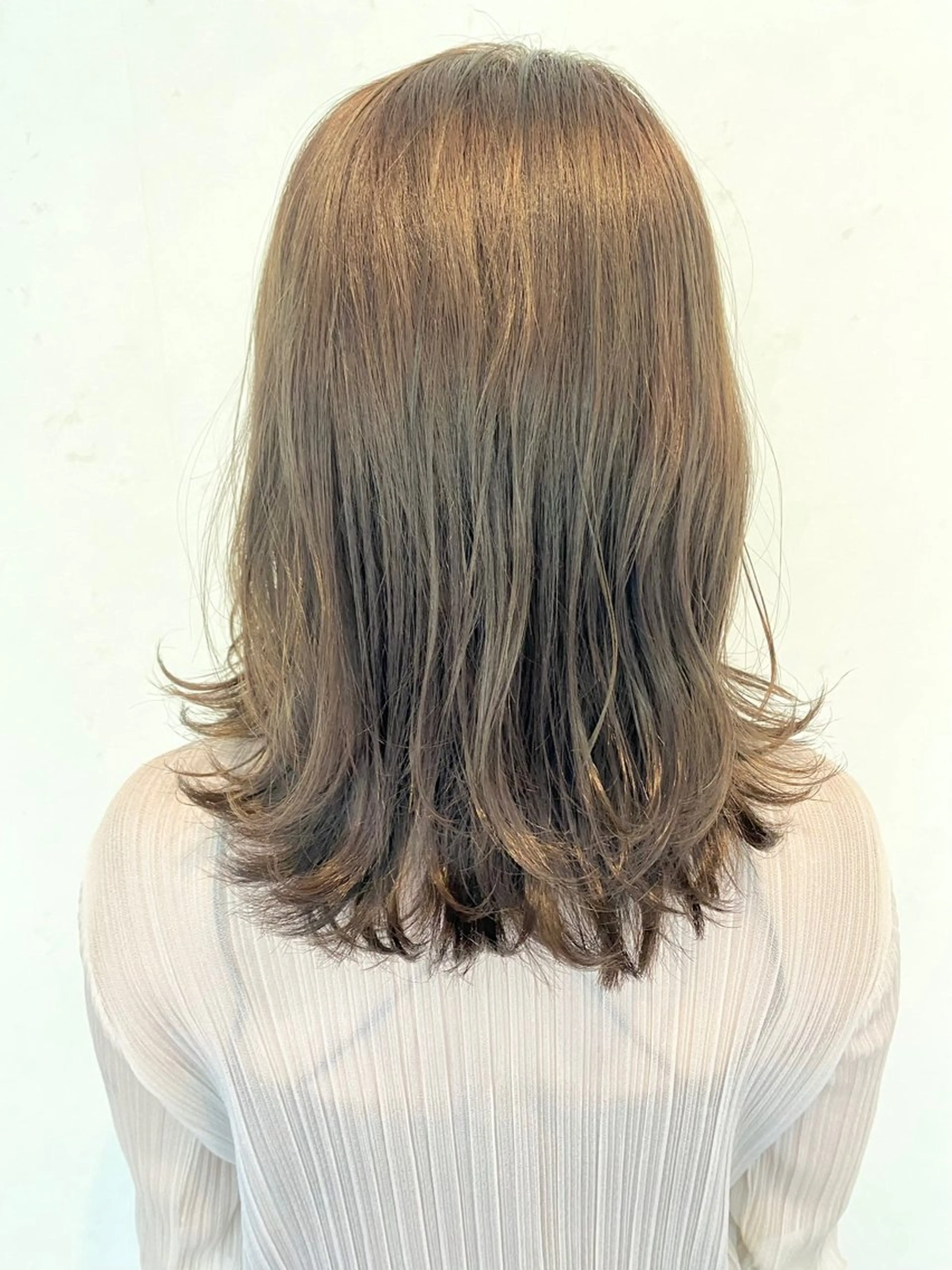 ミディアム カラー 伊藤 さやかのヘアスタイル