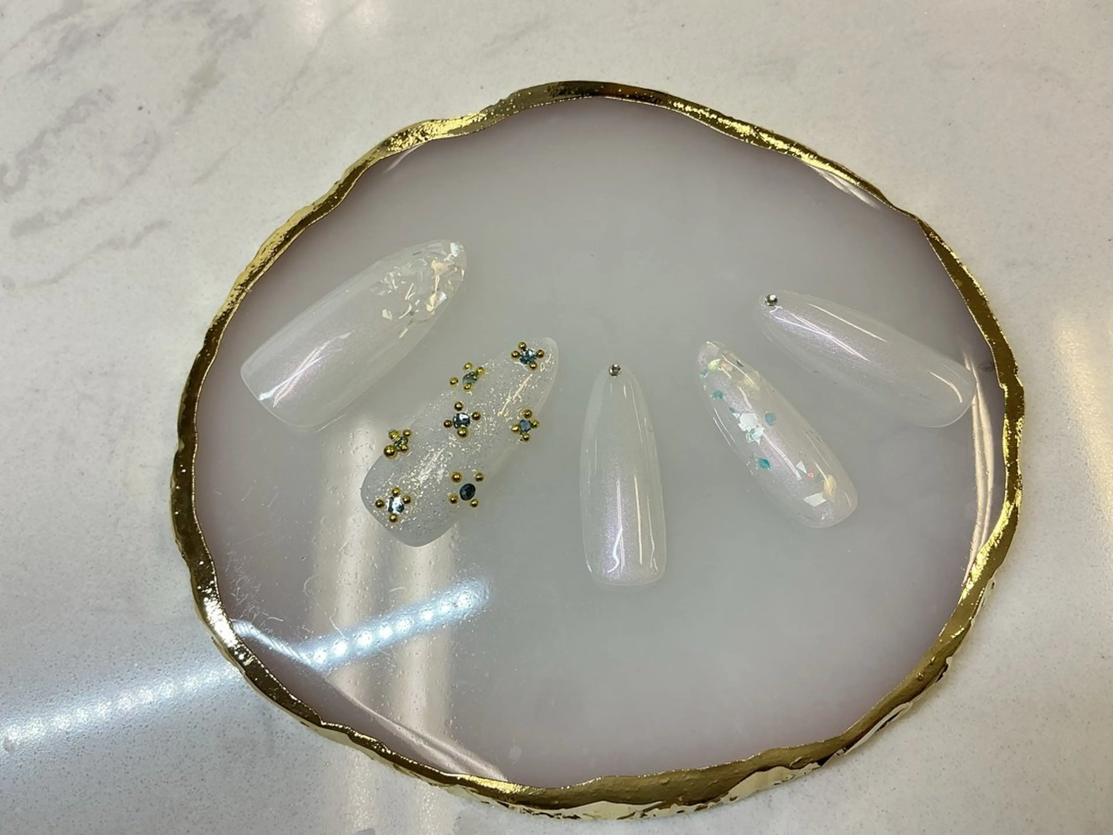 ネイル 長さ出し フレンチネイル ジェルネイル ガラスフレンチ マグネットネイル Queeens nailのネイルデザイン