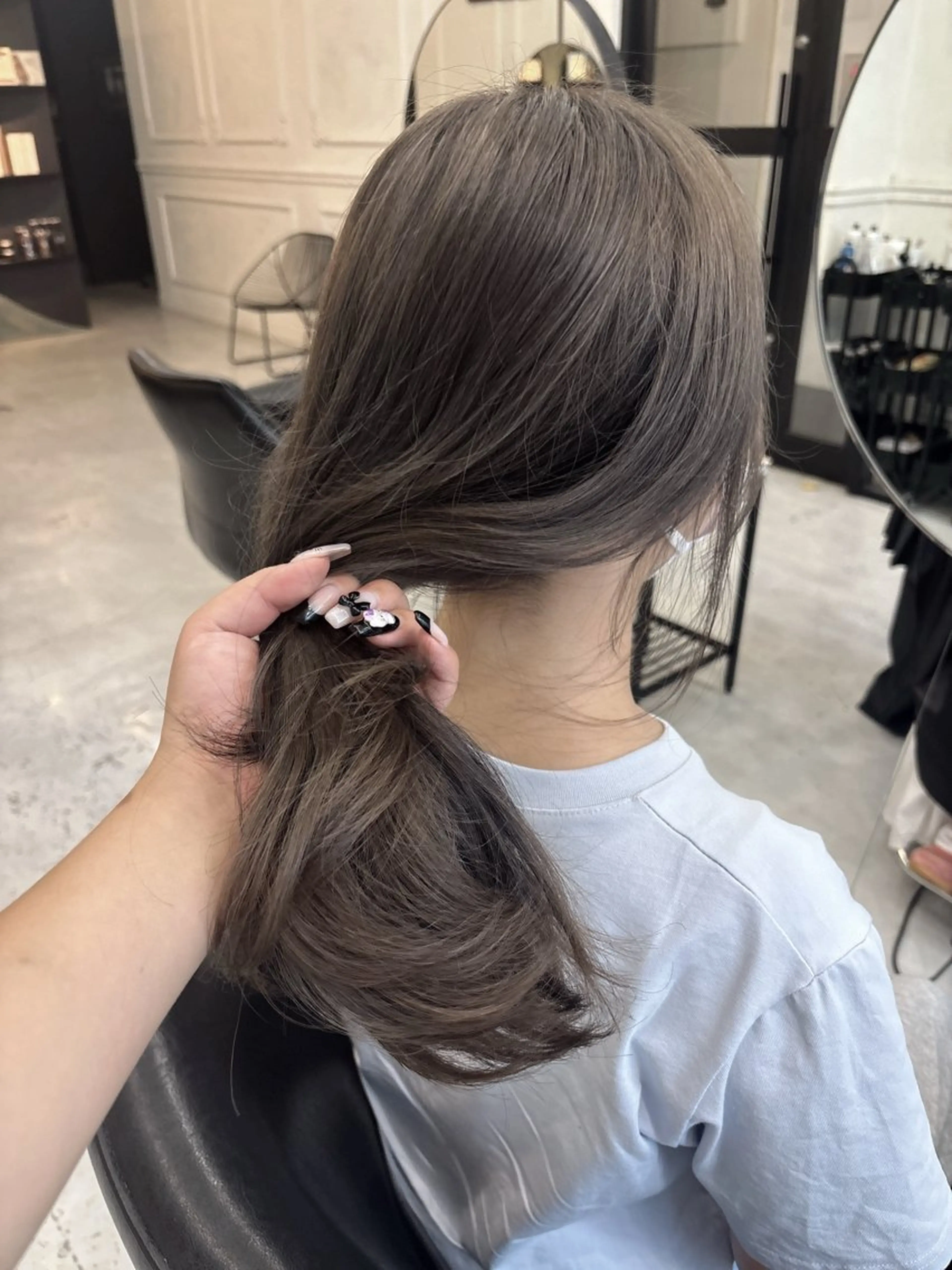 ロング ヘアカラー MaisonHALU さくらのヘアスタイル