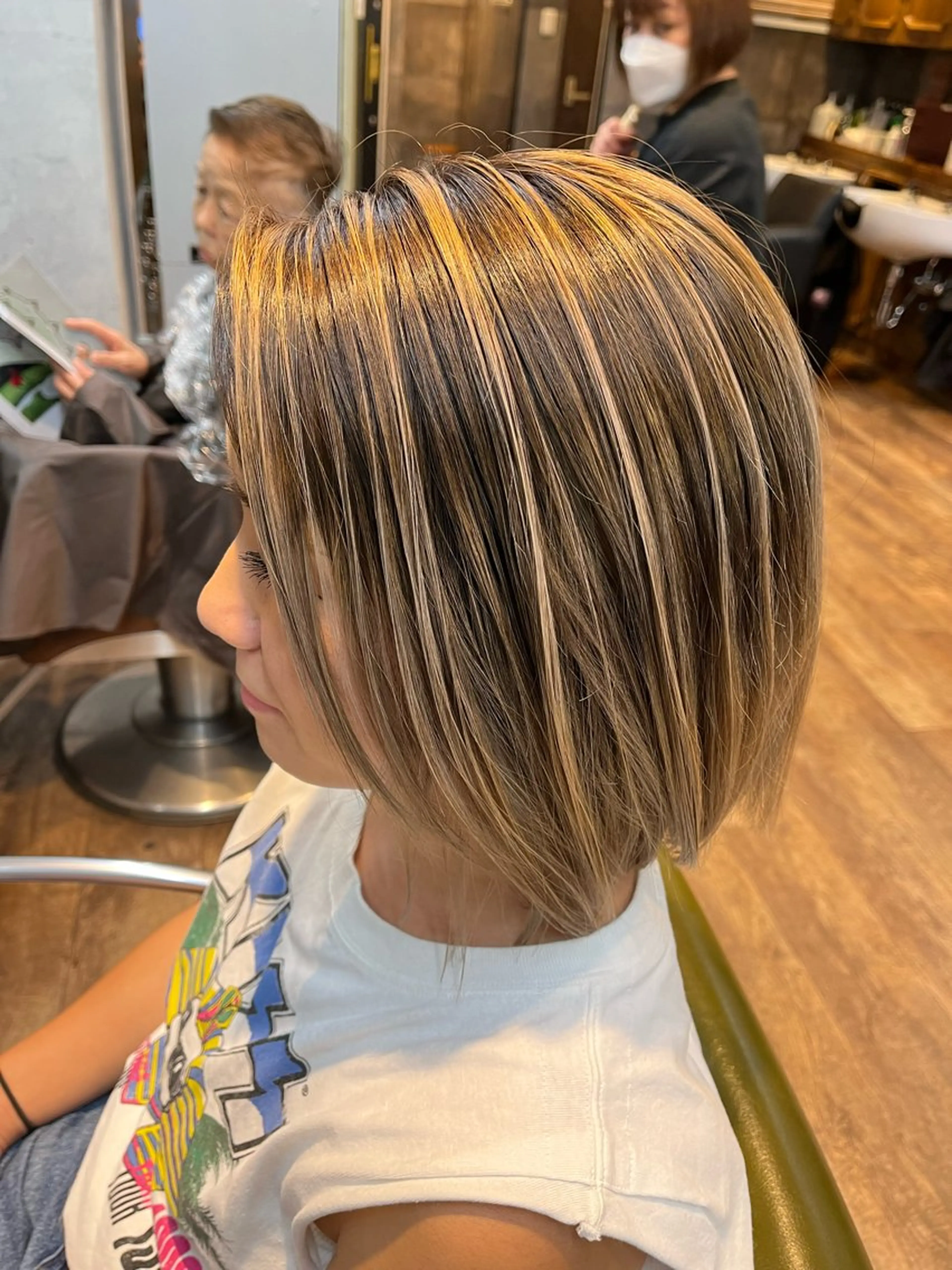 ショート カラー バレイヤージュ ベージュカラー ホワイトベージュ レイヤーカット ヘアカラー トリートメント replica上大岡所属・松井 敬太郎のヘアスタイル