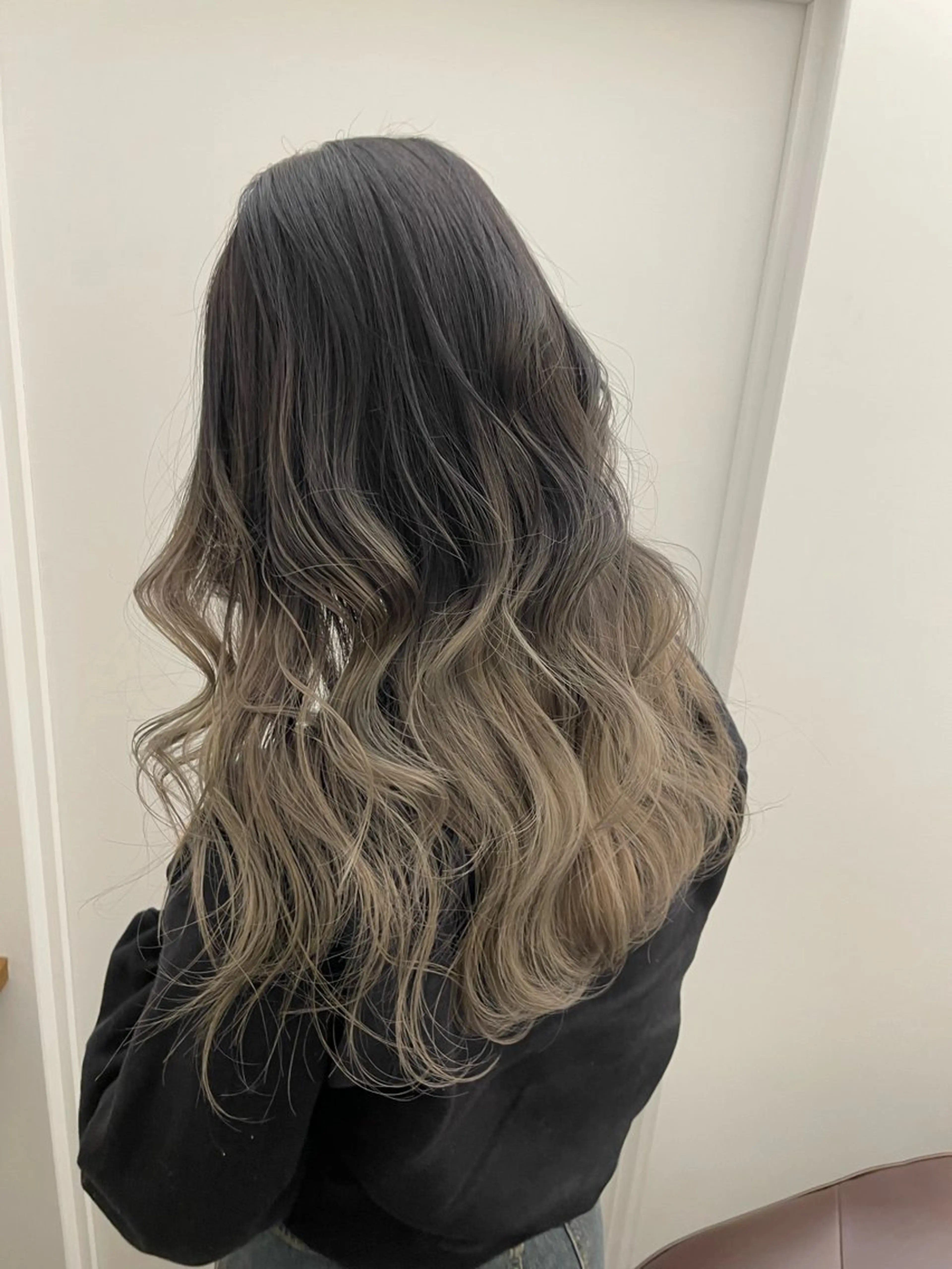 ロング ヘアカラー ハイトーン/透明感 カラー/下出有沙のヘアスタイル