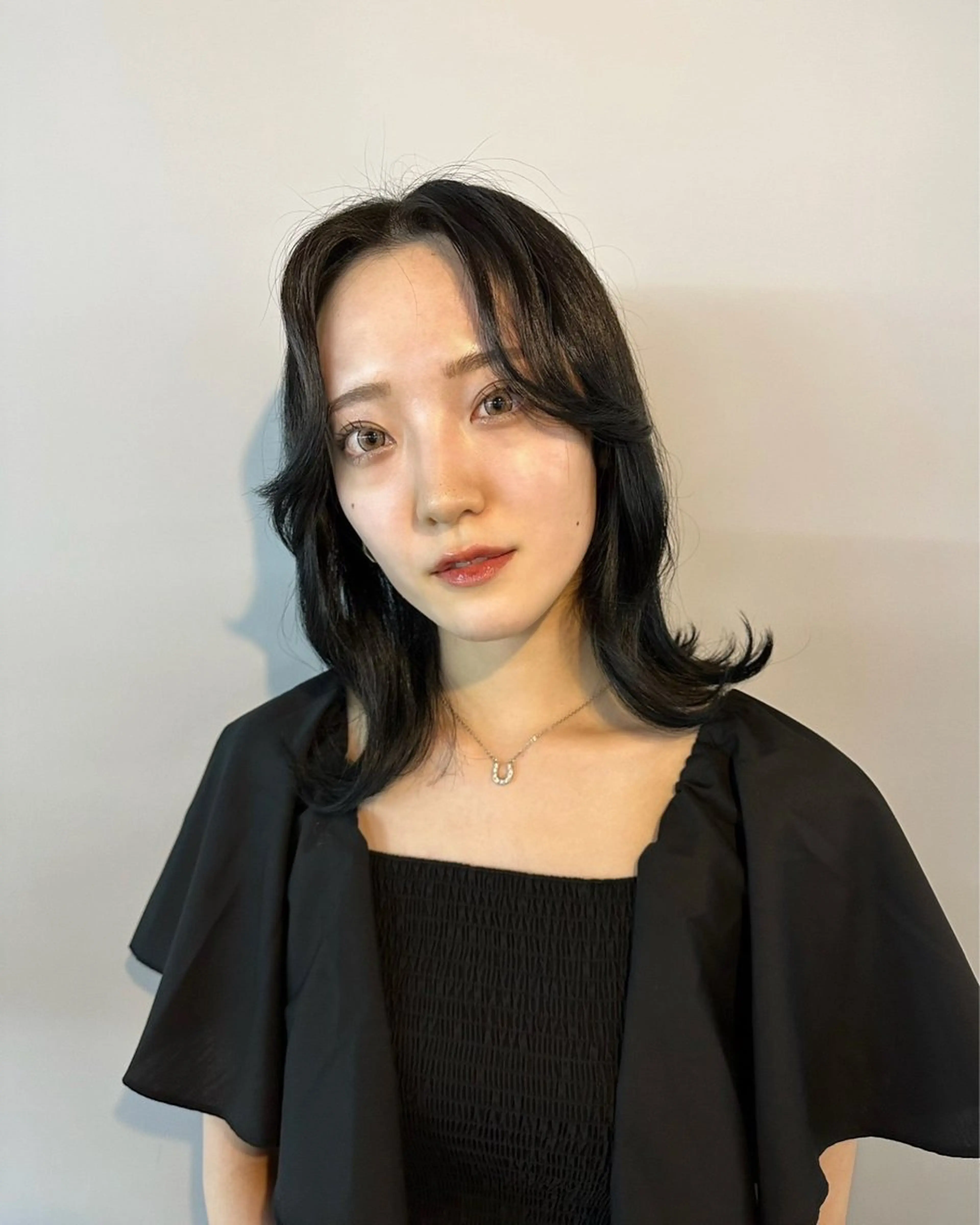 セミロング カラー 黒髪 透明感カラー 【sica】 nanaのヘアスタイル