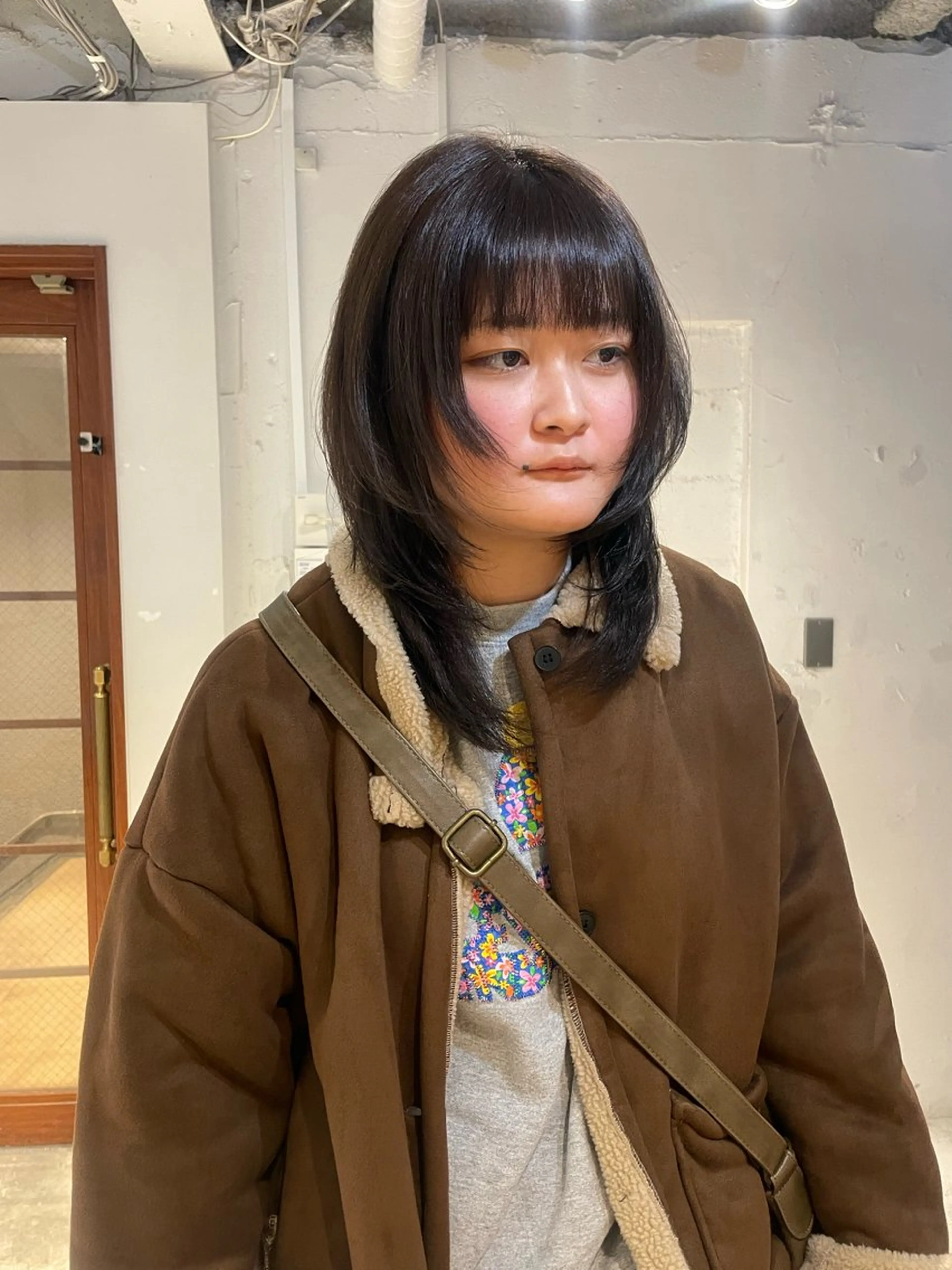 ミディアム カラー ハッシュカット レイヤーカット レイヤー×初 パーマ|hinakoのヘアスタイル