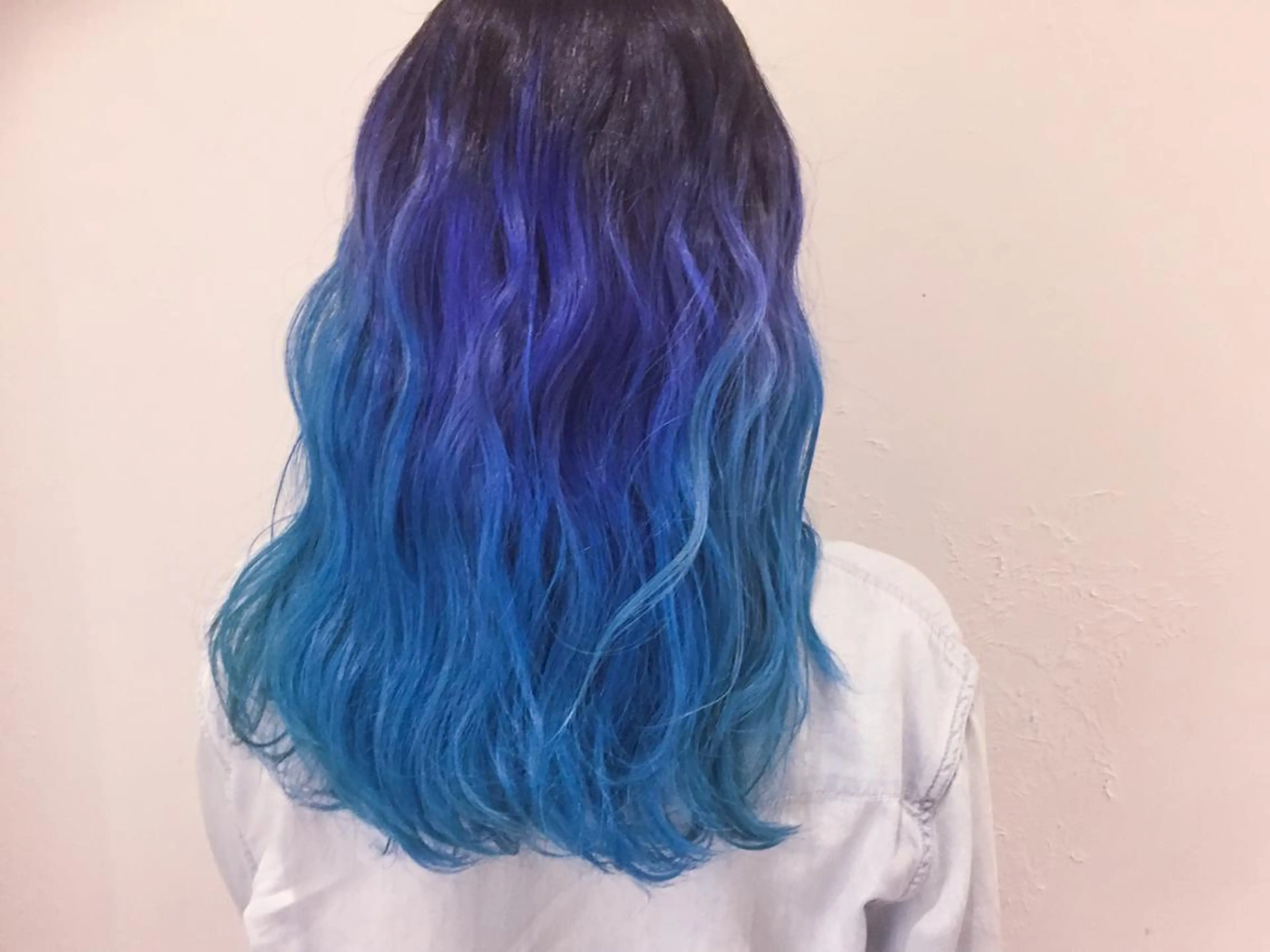 セミロング カラー ブルーカラー グラデーションカラー salonF 🔸hamaのマツエク・マツパデザイン