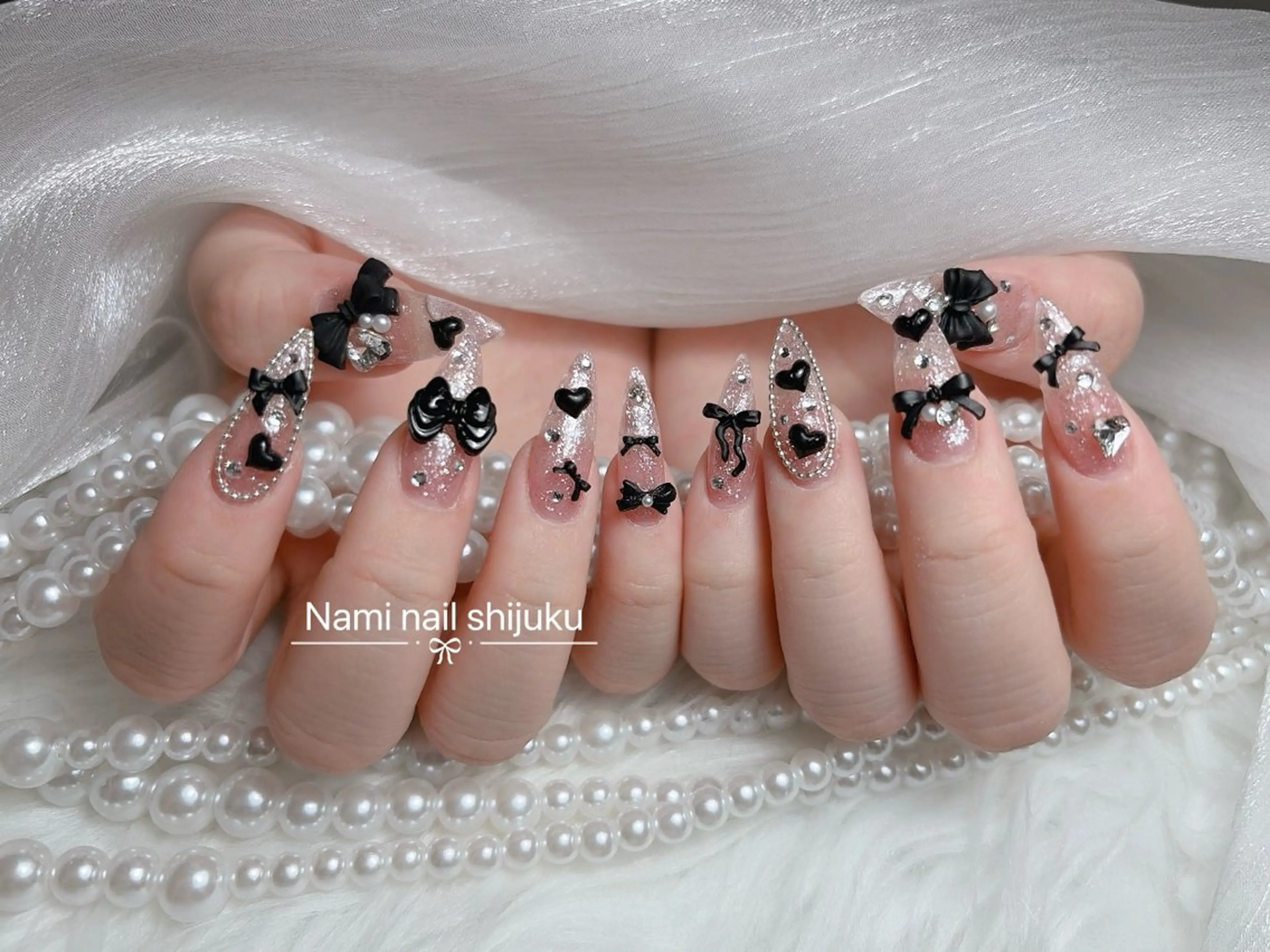 ネイル 長さ出し ガーリー 韓国ネイル ロングネイル 持ち込み ハンドネイル Nami nail salonのネイルデザイン