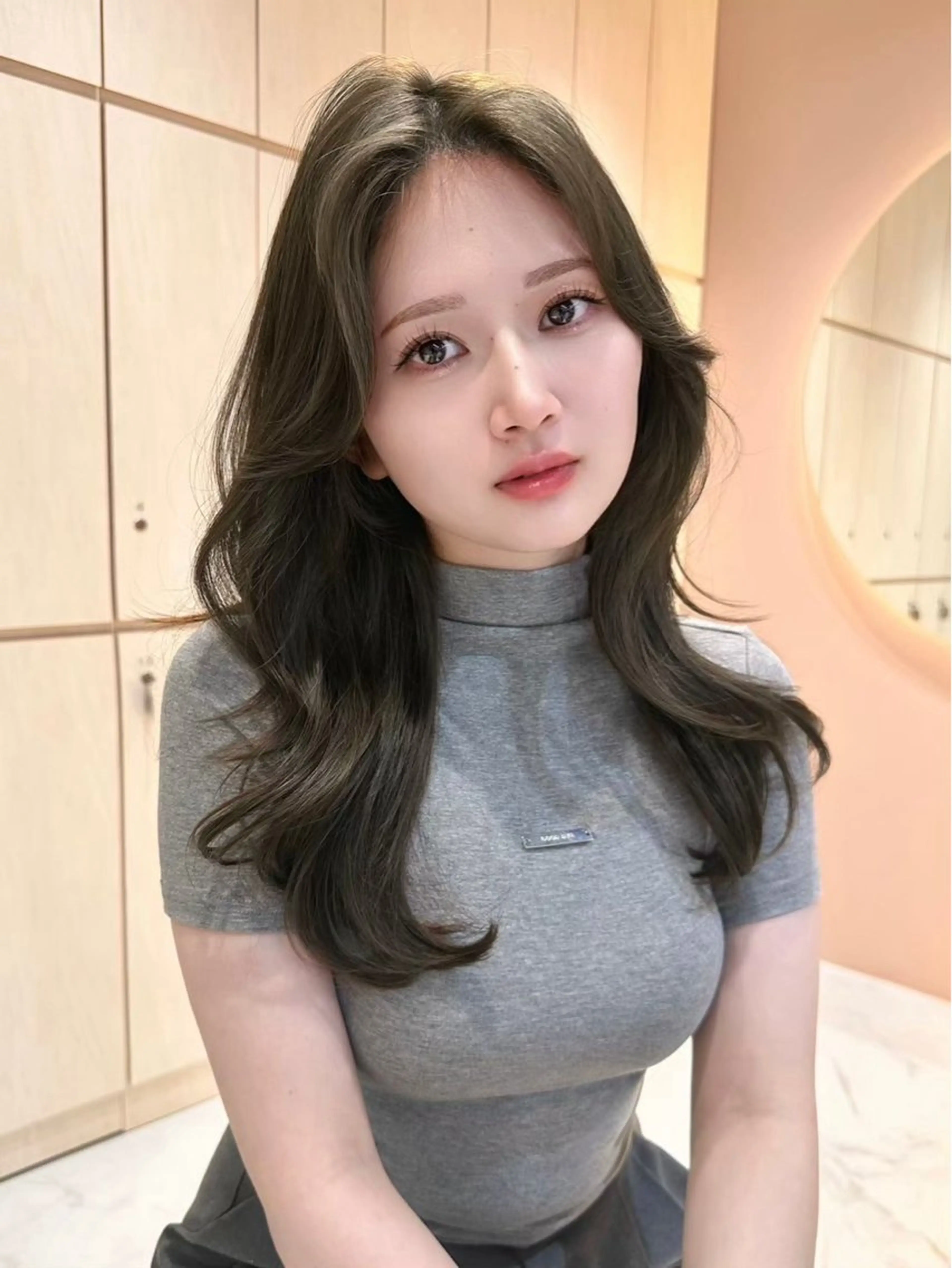 ミディアム くびれヘア 韓国風ヘア レイヤーカット 小顔カット ブリーチなしW🎀 髪質改善／はのんのヘアスタイル