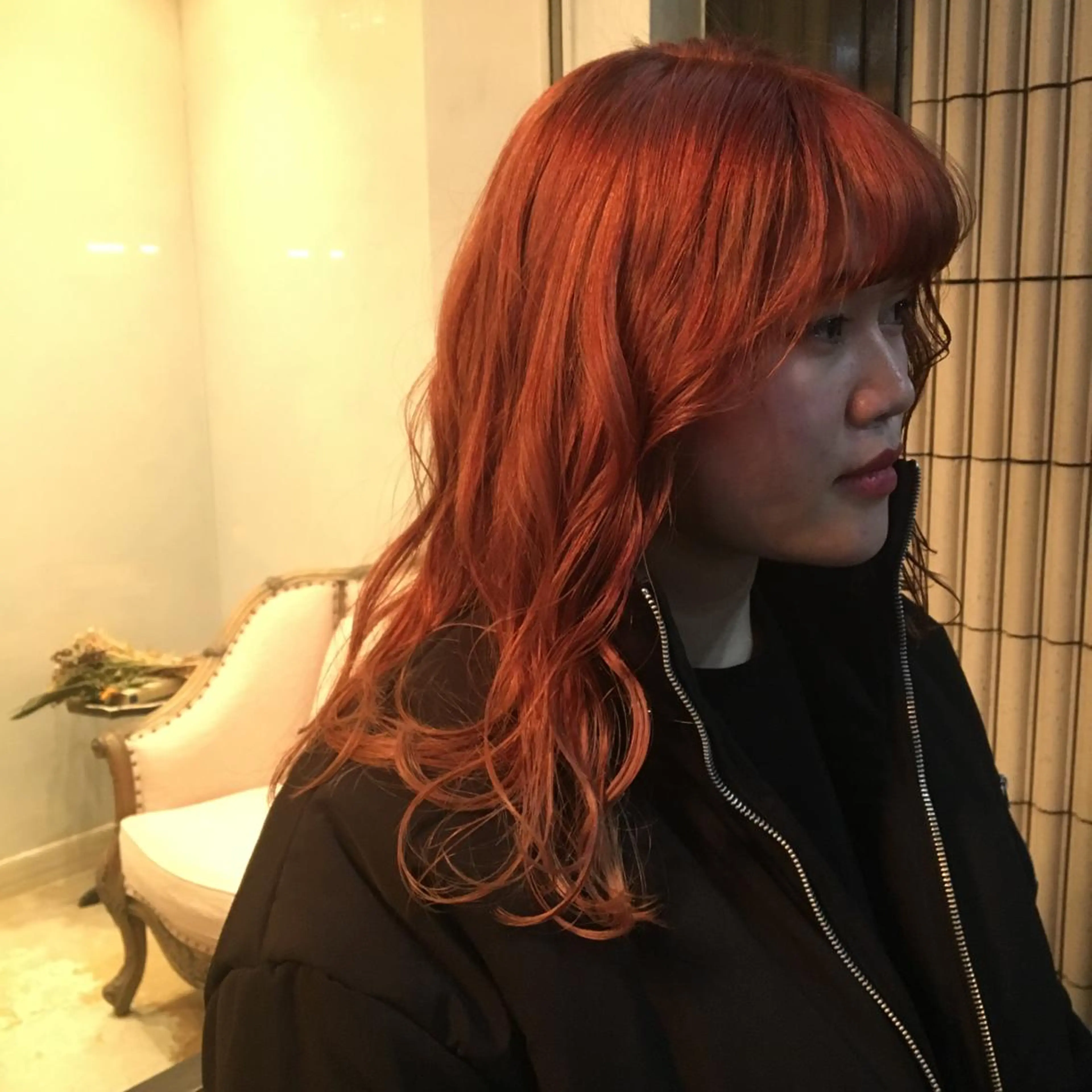 ロング SAKINO. ベージュカラーのヘアスタイル