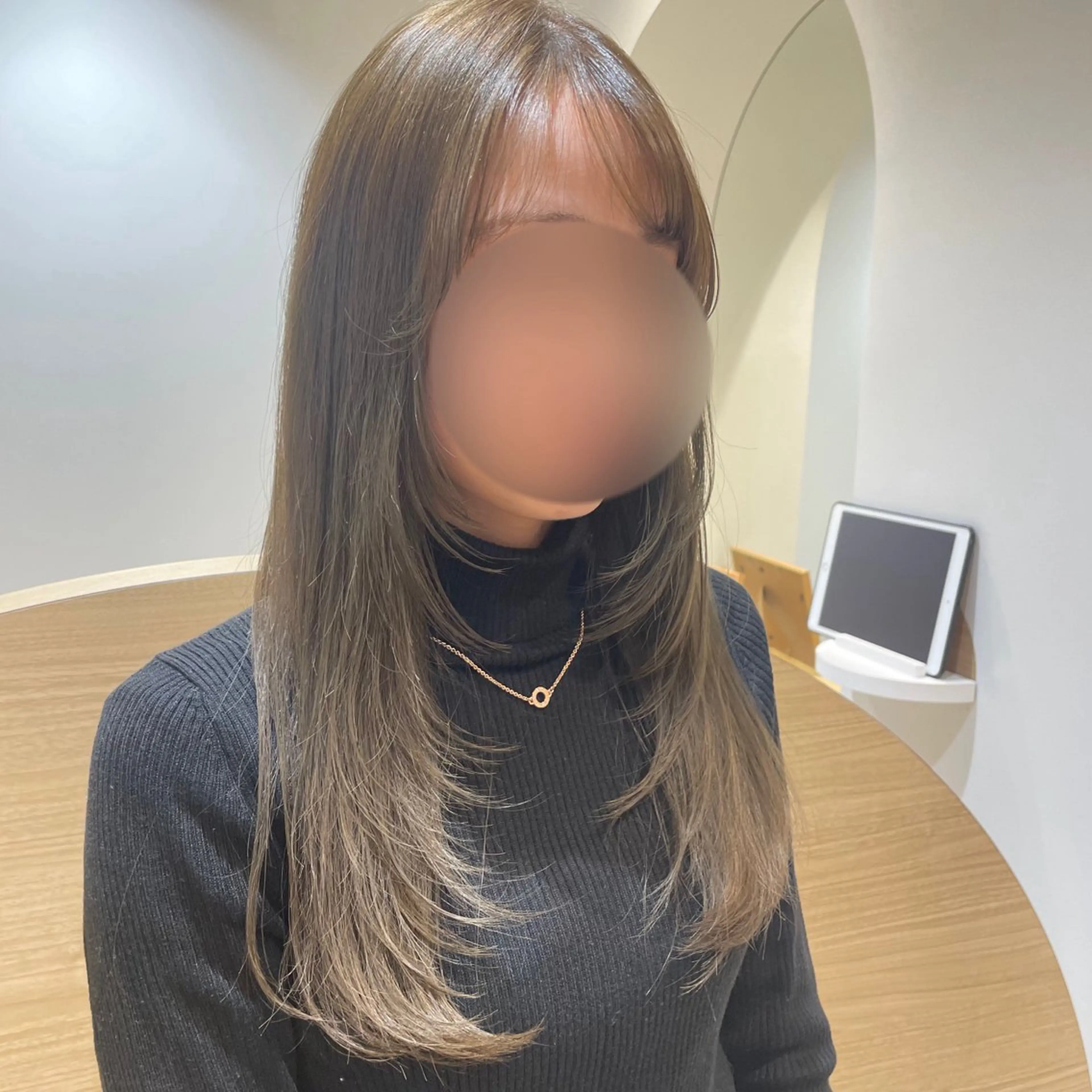 ロング カラー ロングレイヤー 顔まわりレイヤー 顔周りカット レイヤーカット ロング MIKU .のヘアスタイル