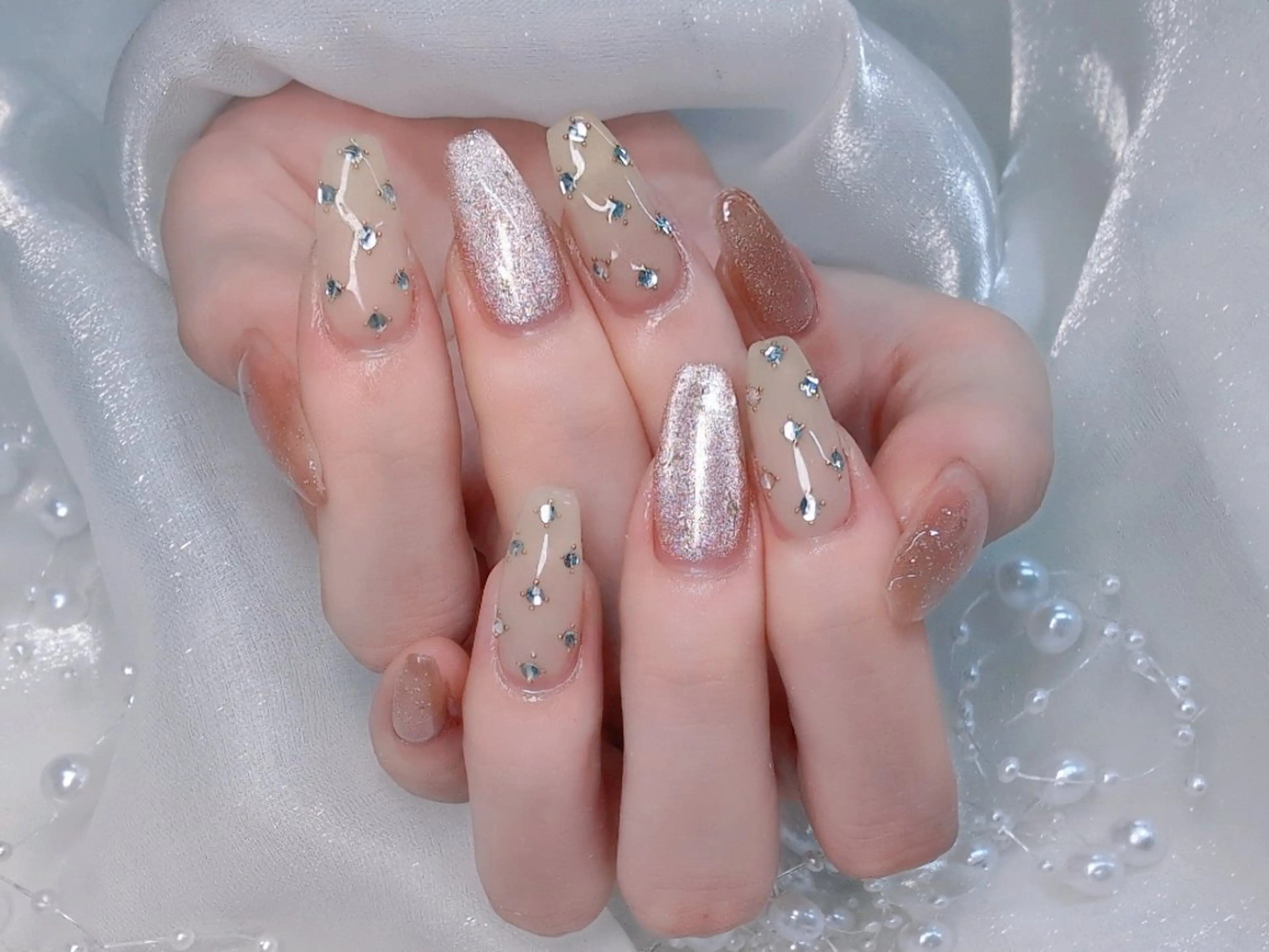 ネイル フラッシュネイル フレンチネイル キラキラネイル ラメ(グリッター) マグネットネイル Chouette Nailのネイルデザイン