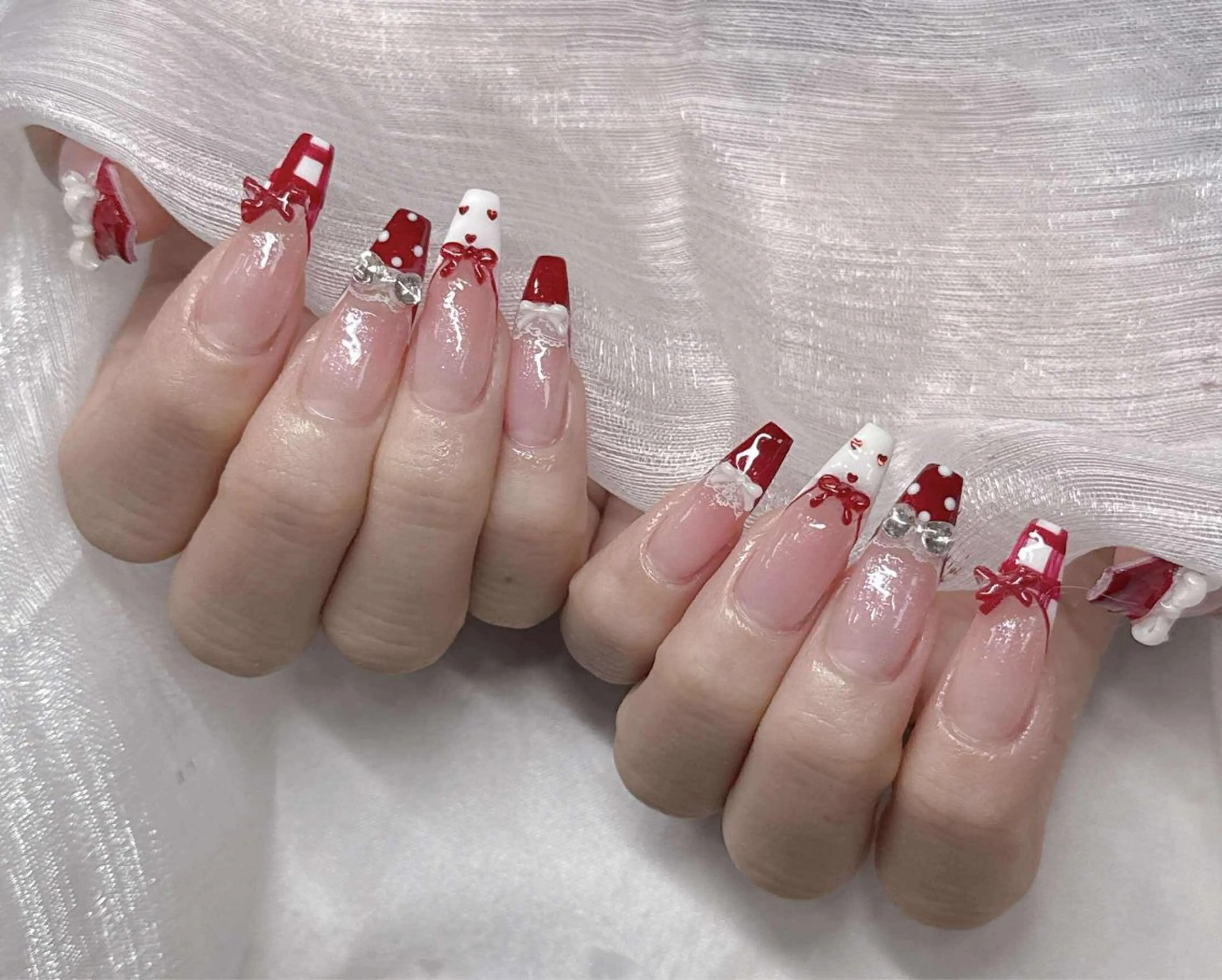 ネイル 長さ出し グラデーション 卒業式 キラキラネイル マグネットネイル ハンドネイル Lee Nailsのネイルデザイン