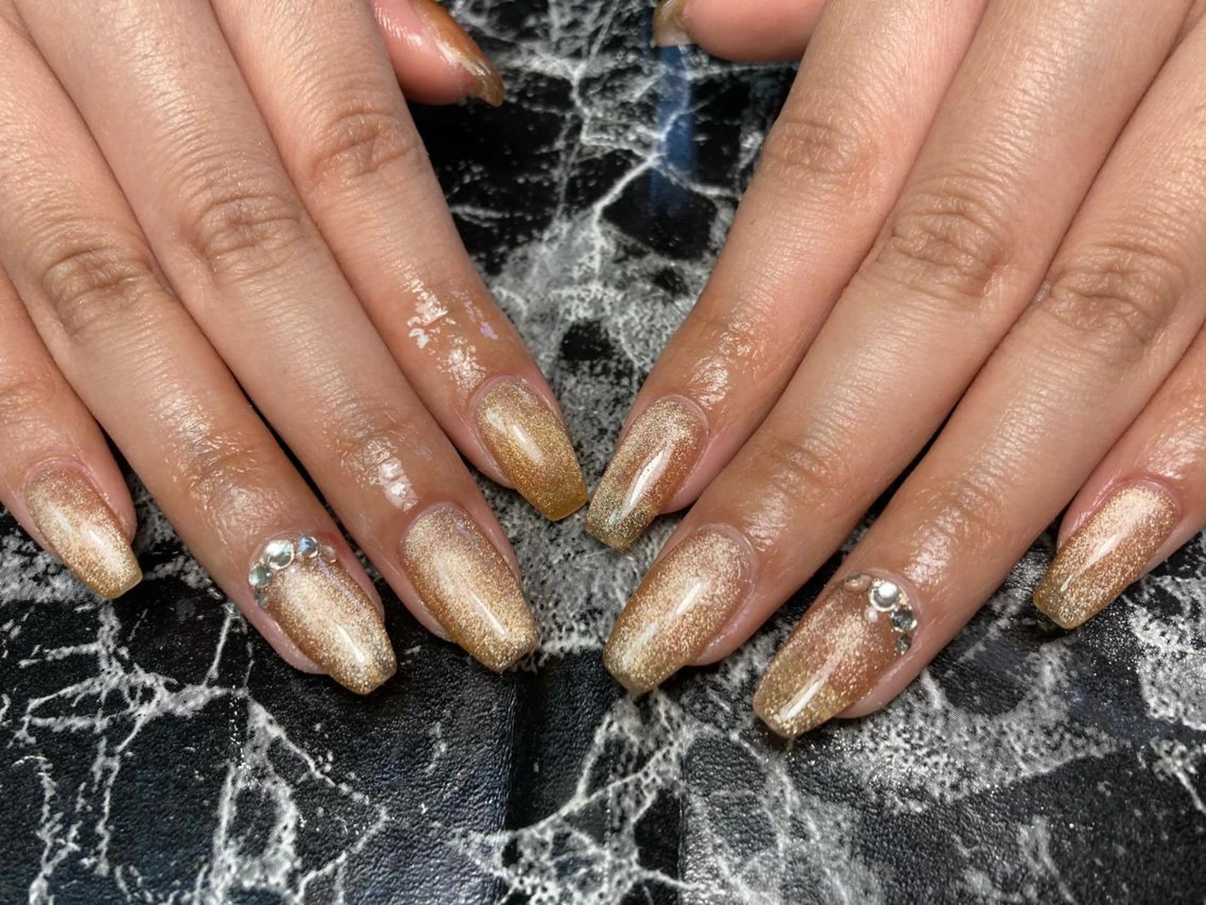 ミディアム ネイル ハンドネイル フットネイル ✴︎ Delightのネイルデザイン