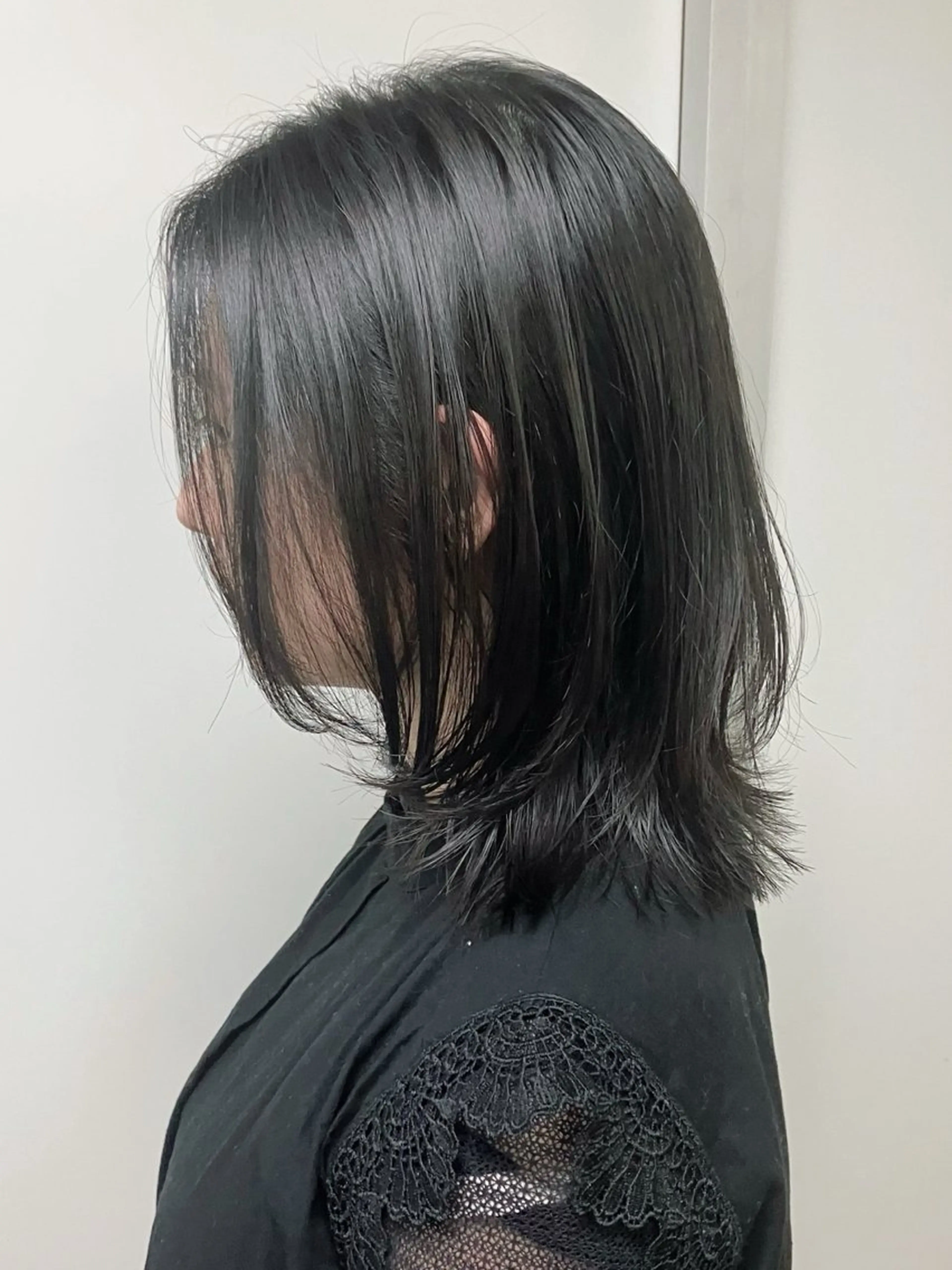 ミディアム ショートボブ ミディアムレイヤー ボブ レイヤーカット 似合わせカット fumikaブリーチ /ウルフのヘアスタイル