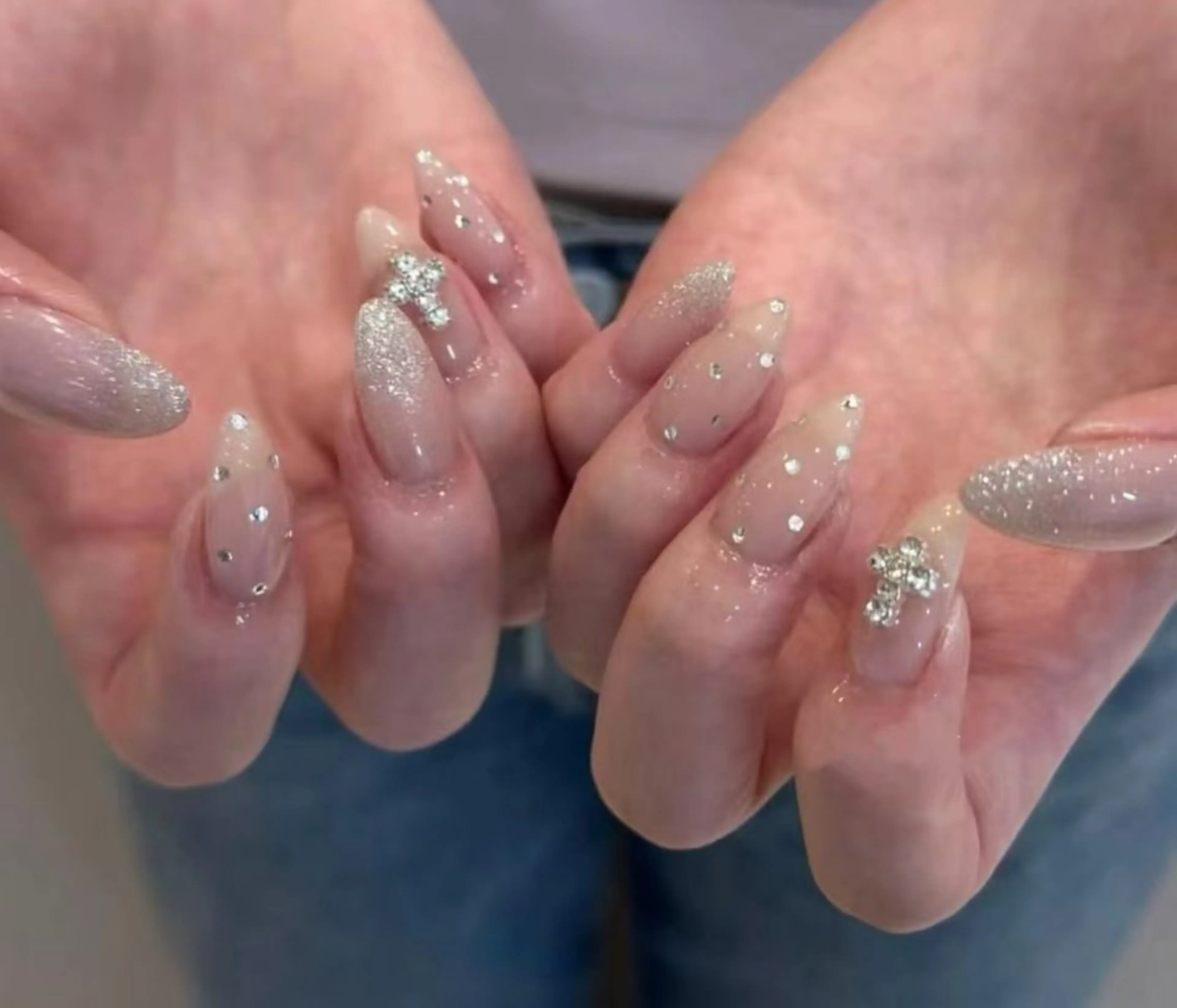 ネイル オーロラネイル フラワーネイル フットネイル フレンチネイル ジェルネイル ハンドネイル BabyYouMi nailのネイルデザイン