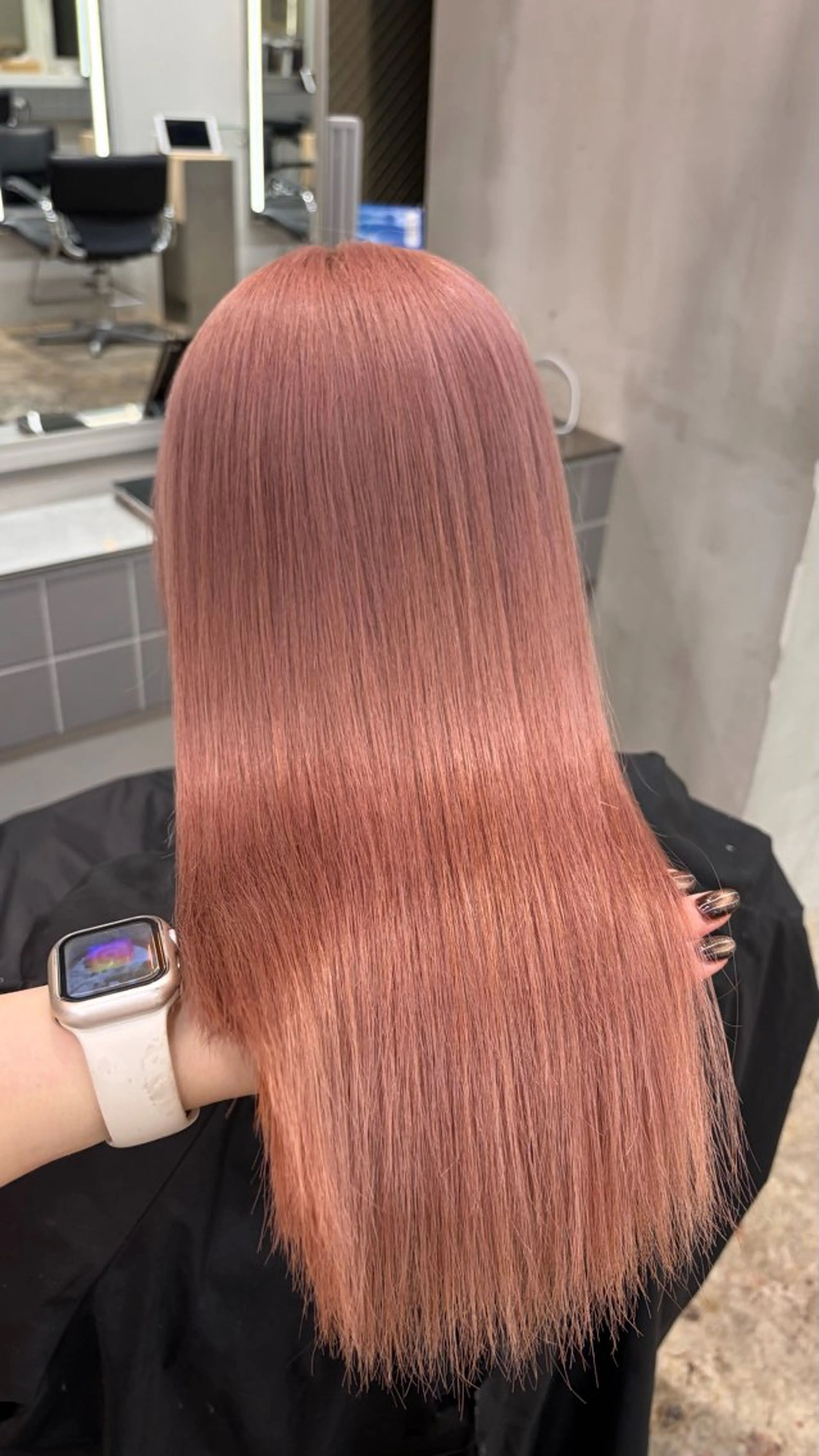 ロング ヘアカラー るかハイトーンピンク カラー/プルエクステのヘアスタイル