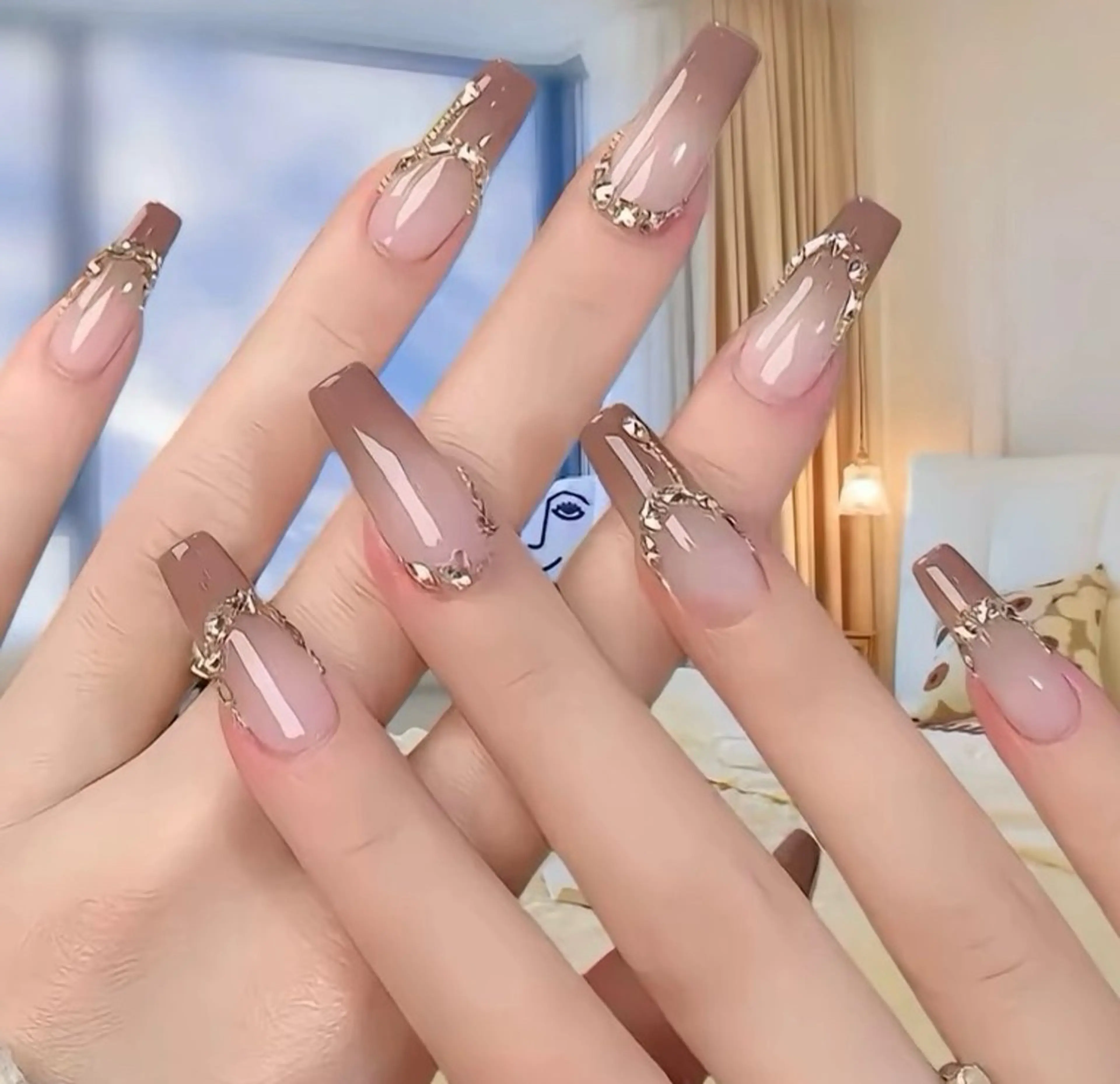 ネイル チークネイル 長さ出し フレンチネイル ガーリー 韓国ネイル sun nail池袋 モデル募集のネイルデザイン