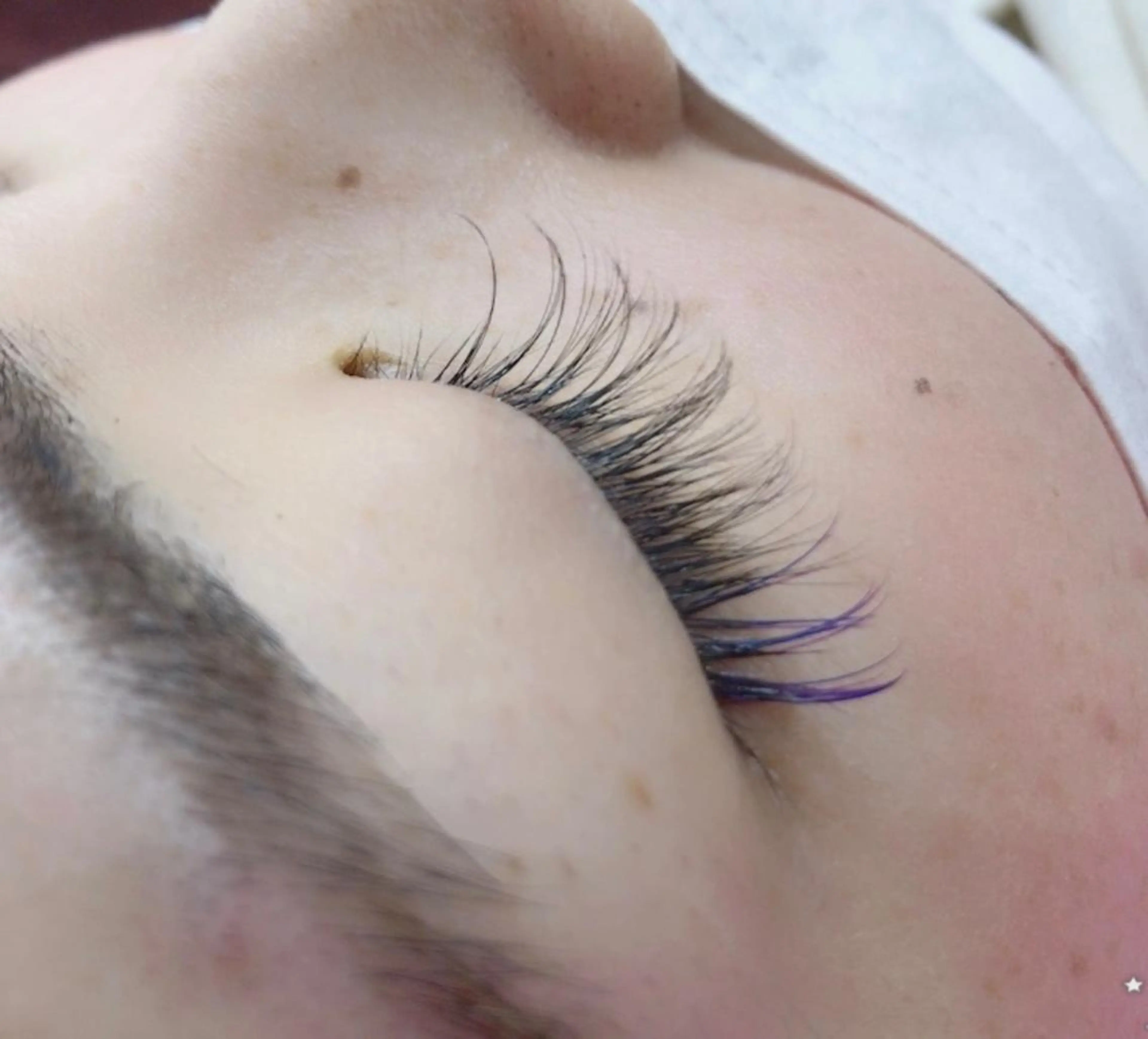 マツエク・マツパ 中野 里咲のヘアスタイル