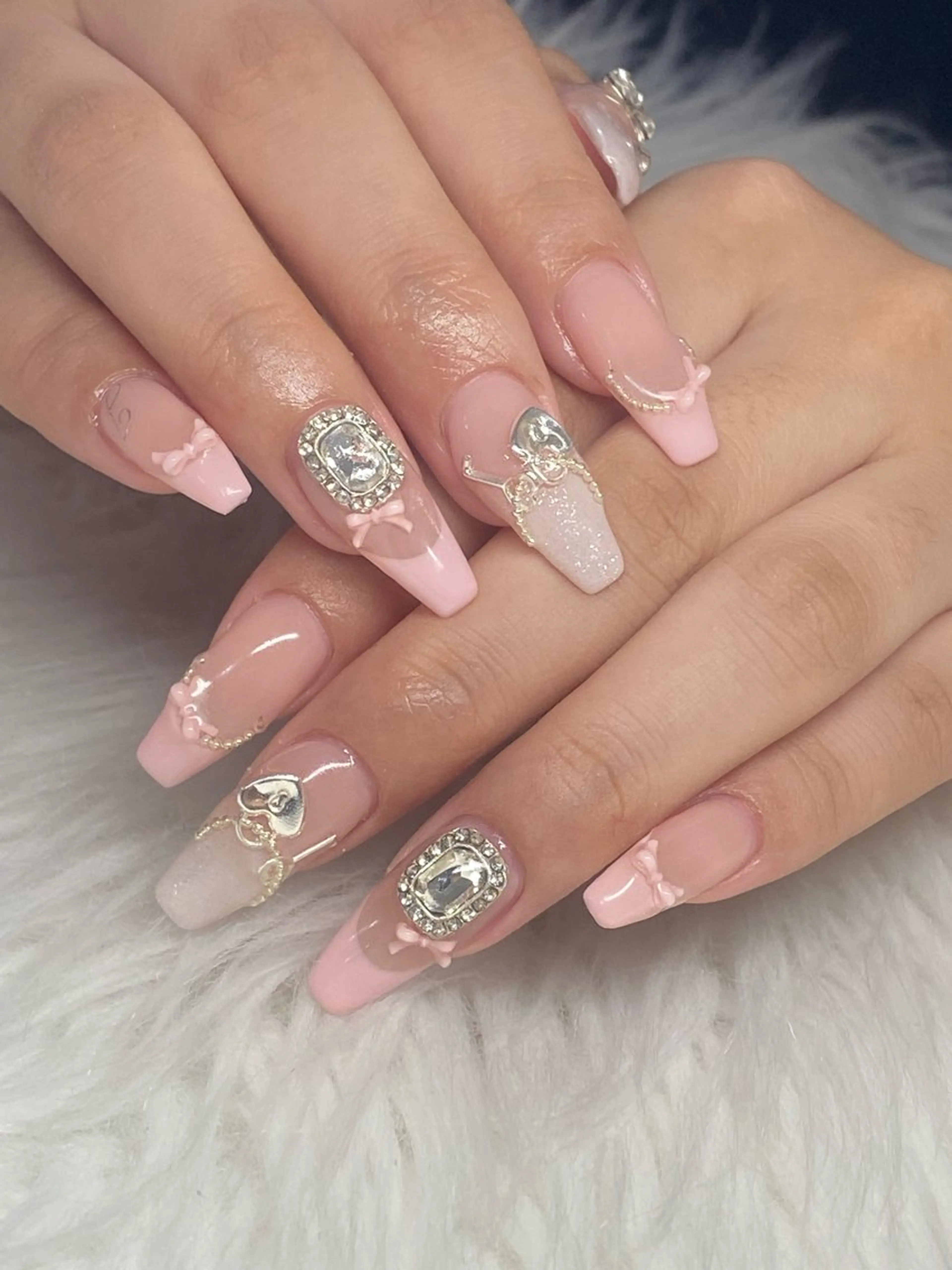 カラー ハンドネイル Bitty／ SENA⋆˙⟡ —のネイルデザイン