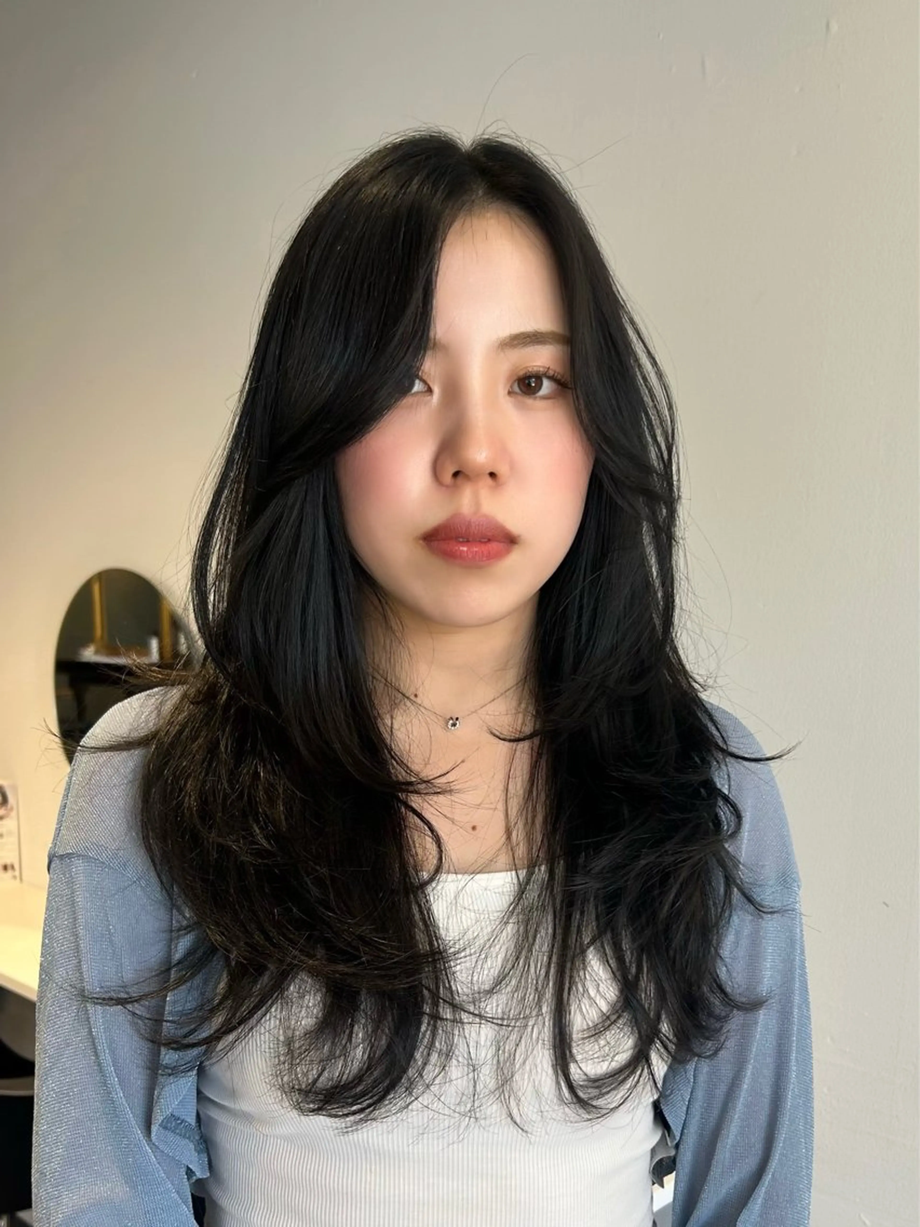 ロング カラー ヘアアレンジ 黒髪 ブルーカラー ブルーブラック 顔まわりレイヤー 顔周りカット カット ヘアカラー トリートメント レイヤーカット×髪質 改善🇰🇷シオリのヘアスタイル
