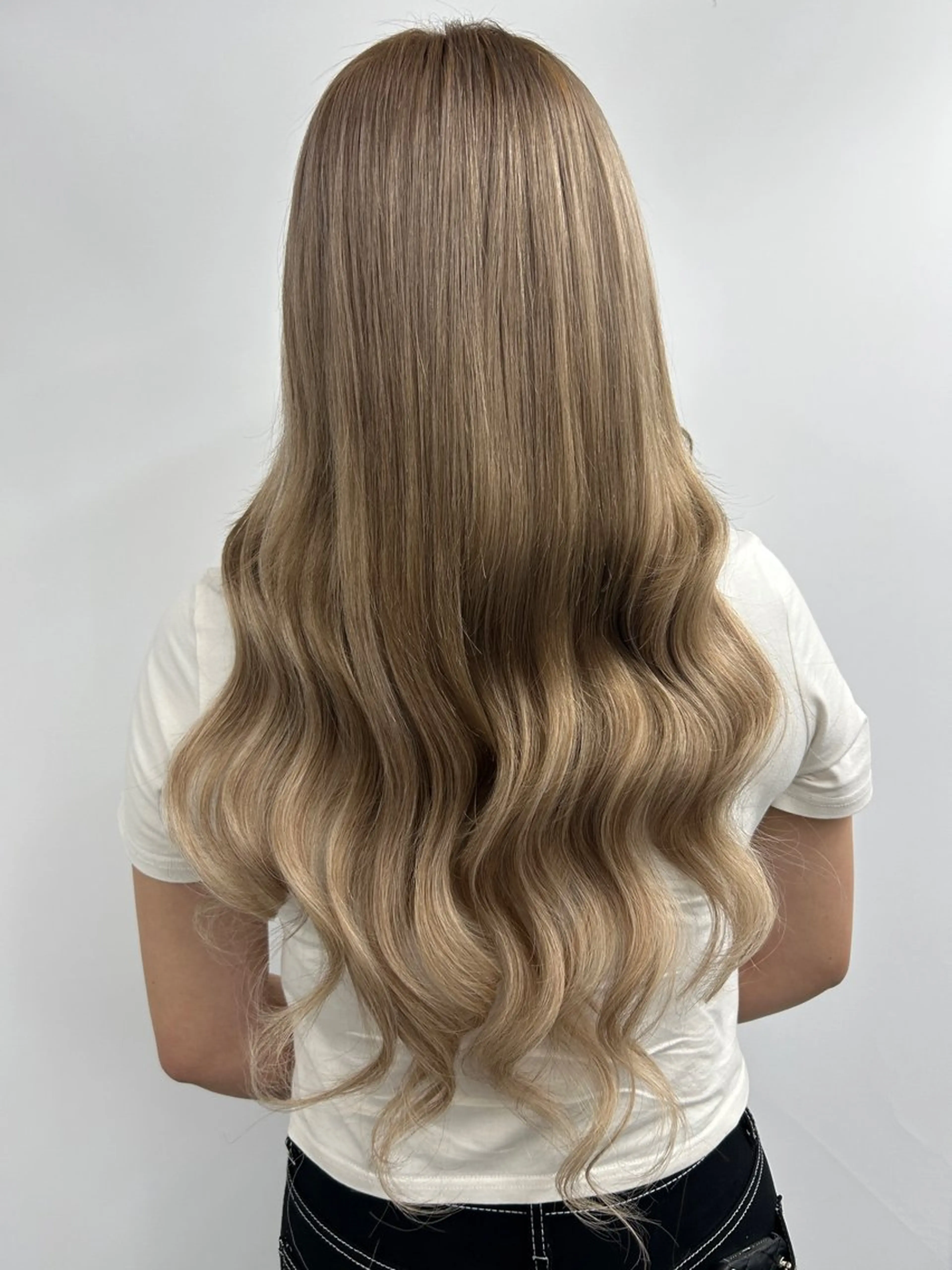 ロング カラー シールエクステ バレイヤージュ ハイライトカラー ハイトーンカラー エクステ カット ヘアカラー トリートメント エクステ ヘアセット レイヤー/エクステ alpha下妻のヘアスタイル