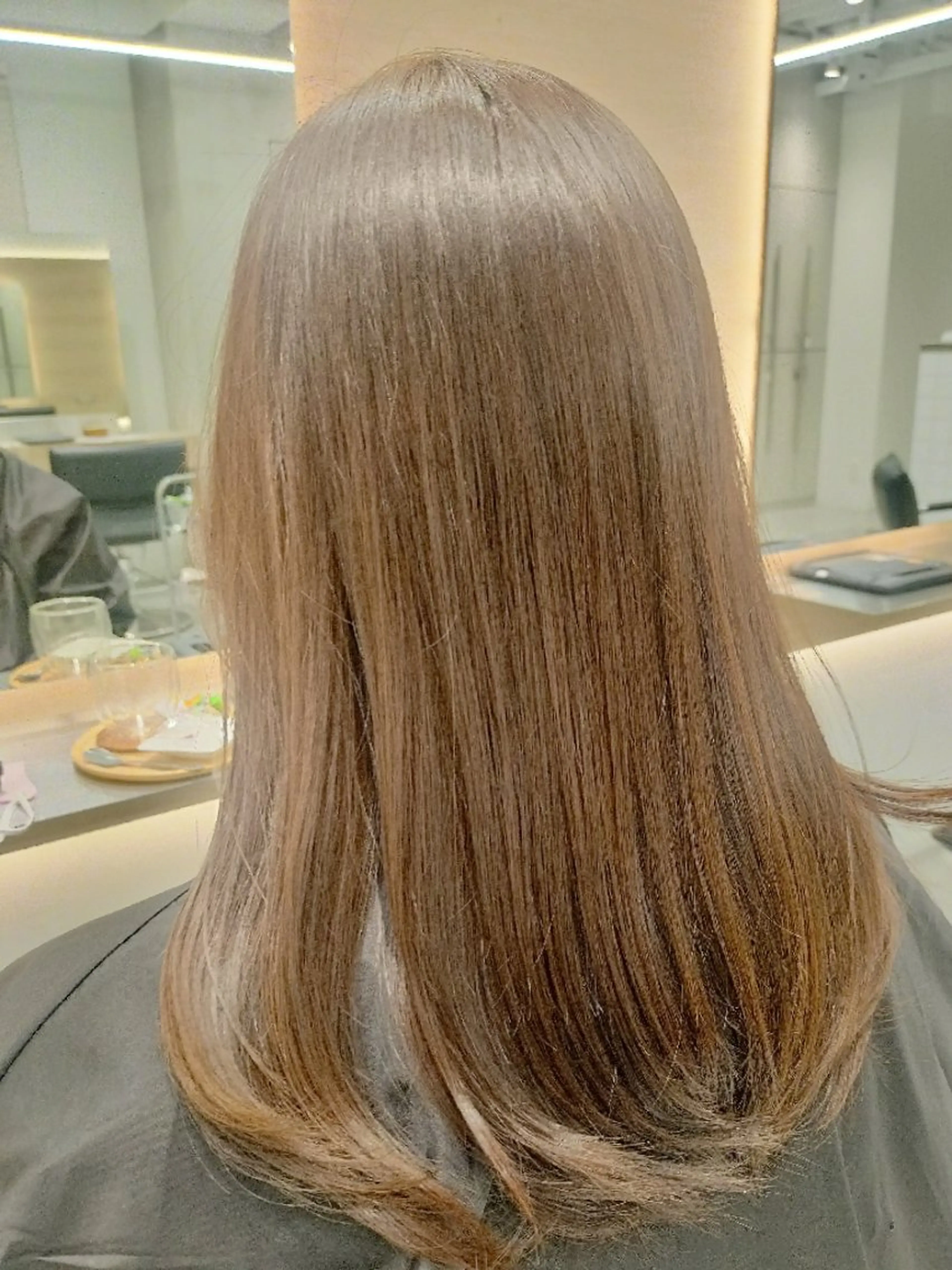 ロング ヘアカラー ほんま ひろみのヘアスタイル