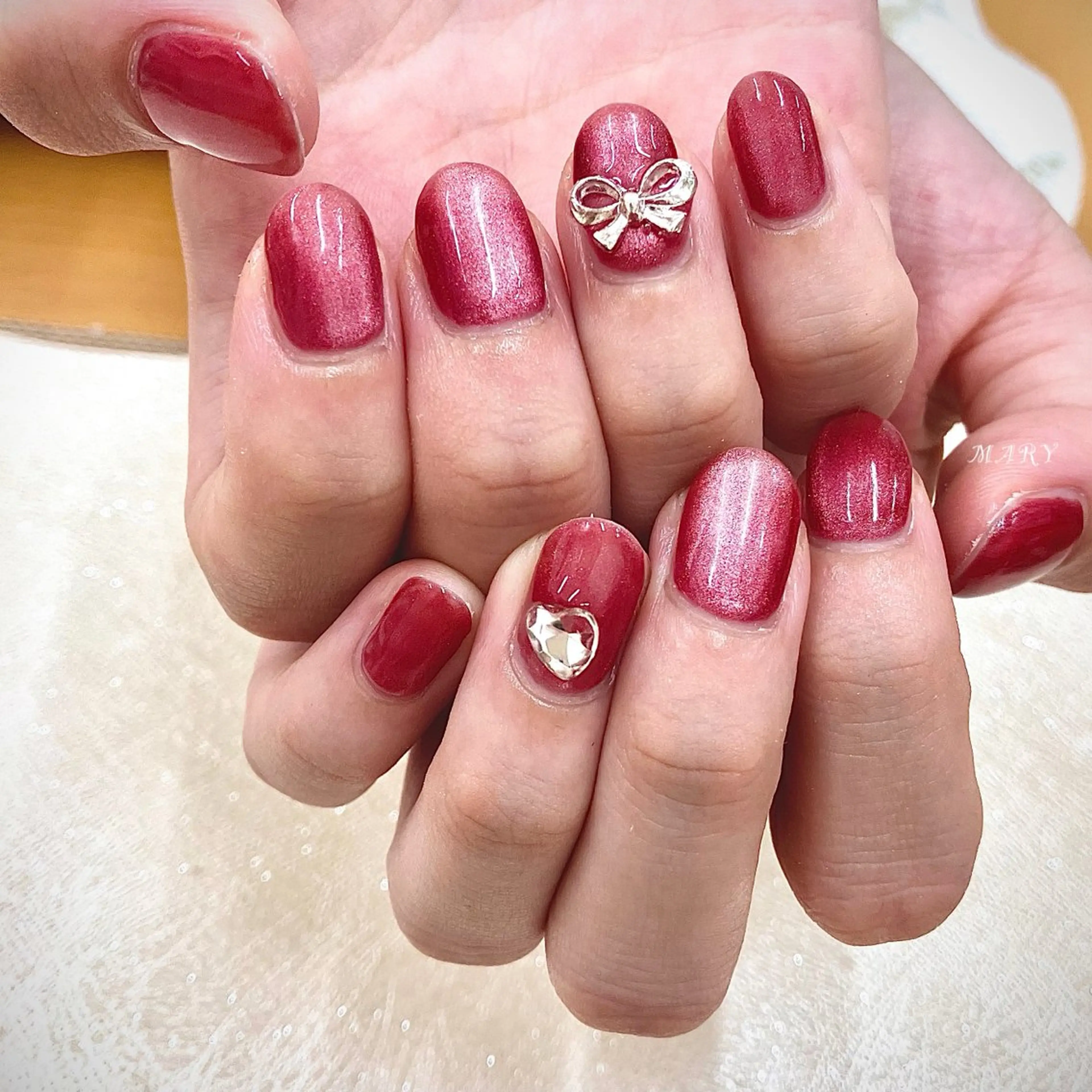 ネイル ハート キラキラネイル マグネットネイル ニュアンスネイル ワンカラーネイル Mary nail .narumiのネイルデザイン