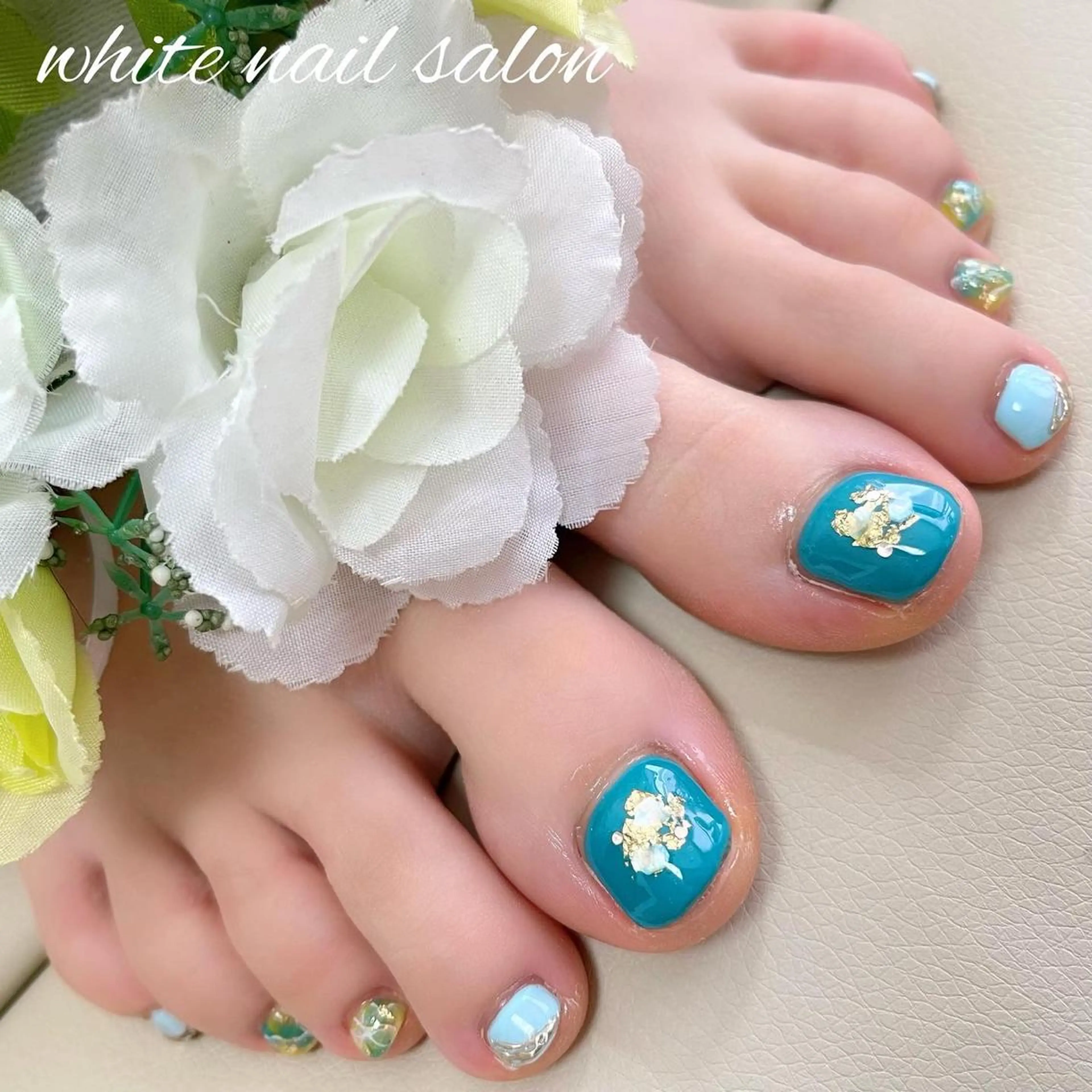 ネイル フットネイル ジェルネイル ハードジェル ラメ(グリッター) 持ち込み フットネイル white nail salonのネイルデザイン