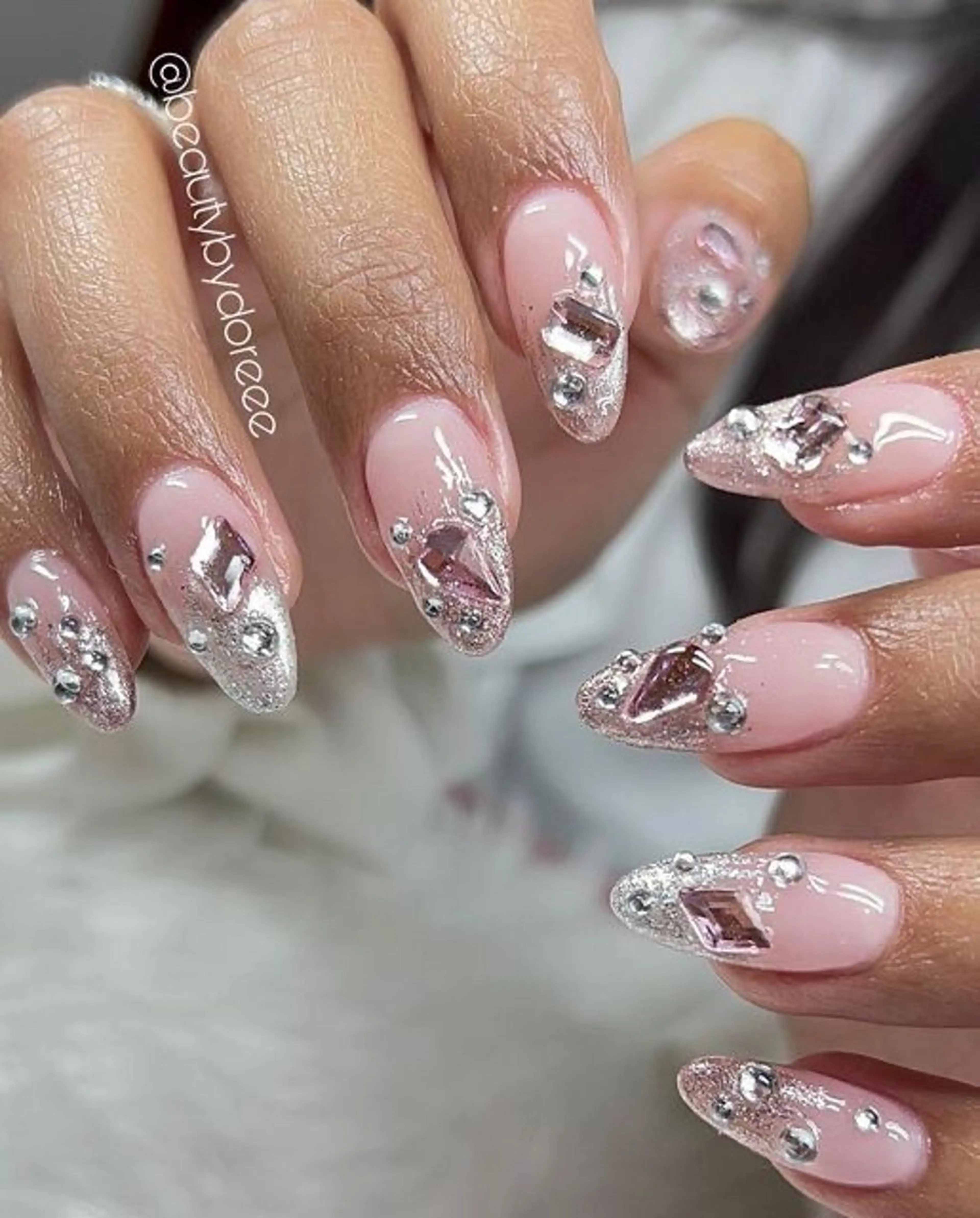 ネイル グラデーション ラメ(グリッター) マグネットネイル ミラーネイル ニュアンスネイル ハンドネイル Lumi de nailsのネイルデザイン