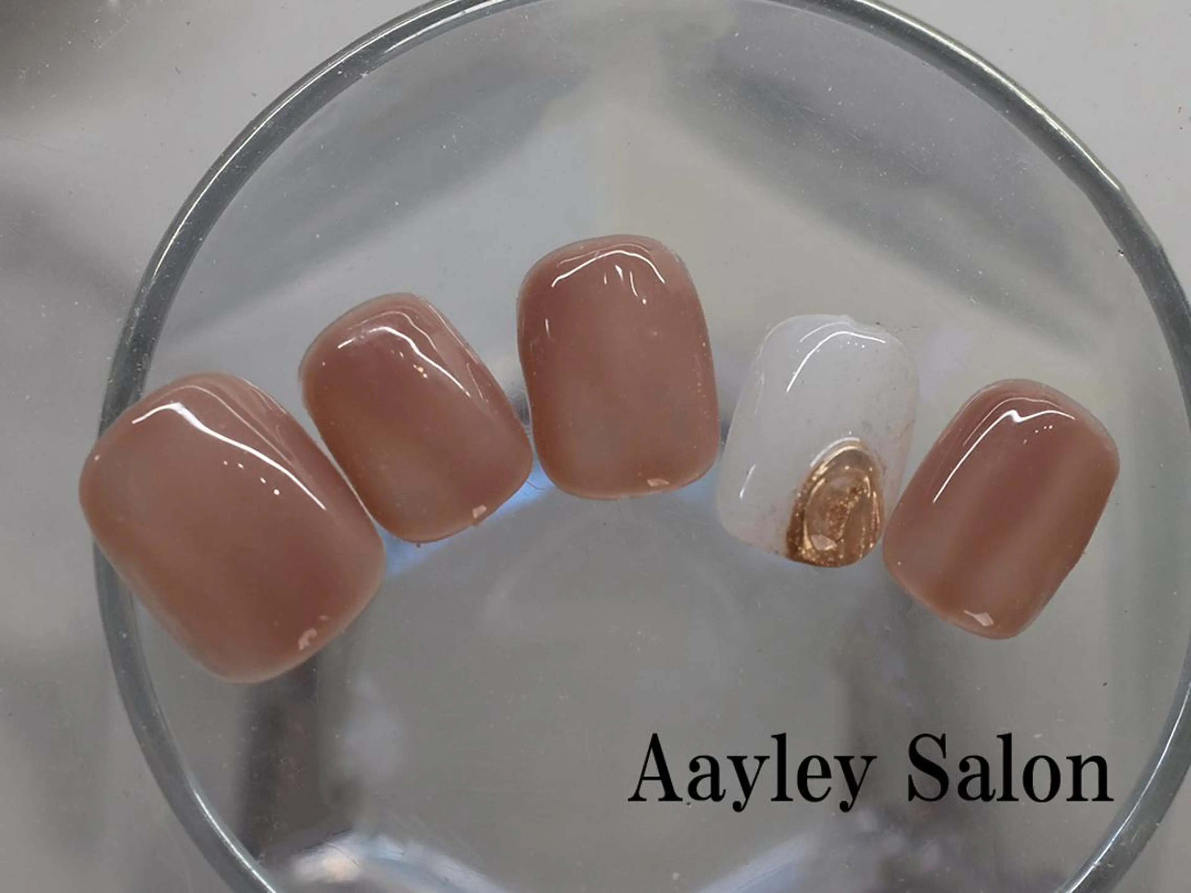 ショート カラー ネイル Aayley アイリ―サロンのネイルデザイン