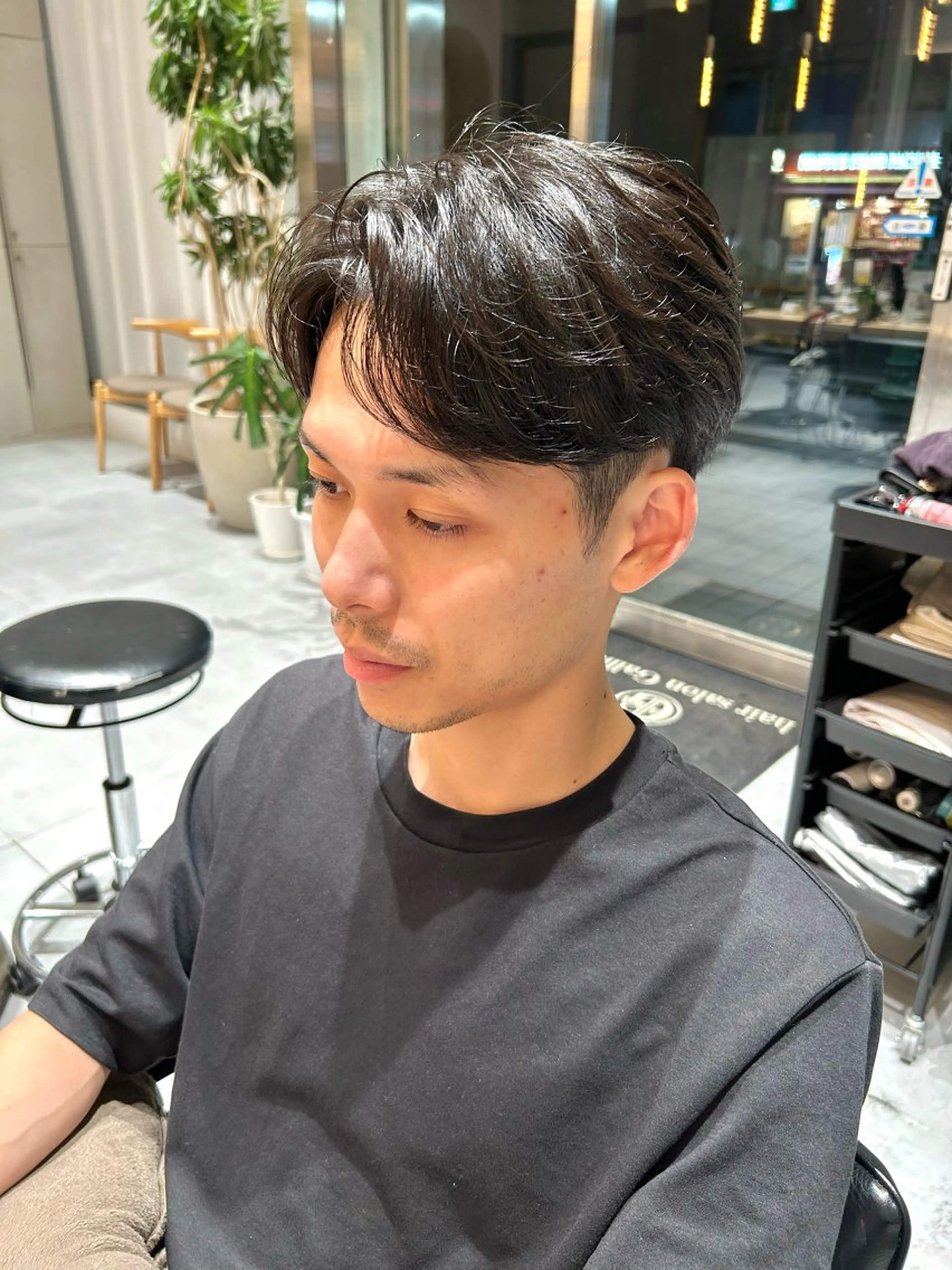 メンズ yuu 🪴 透明感 カラー/メンズパーマのヘアスタイル