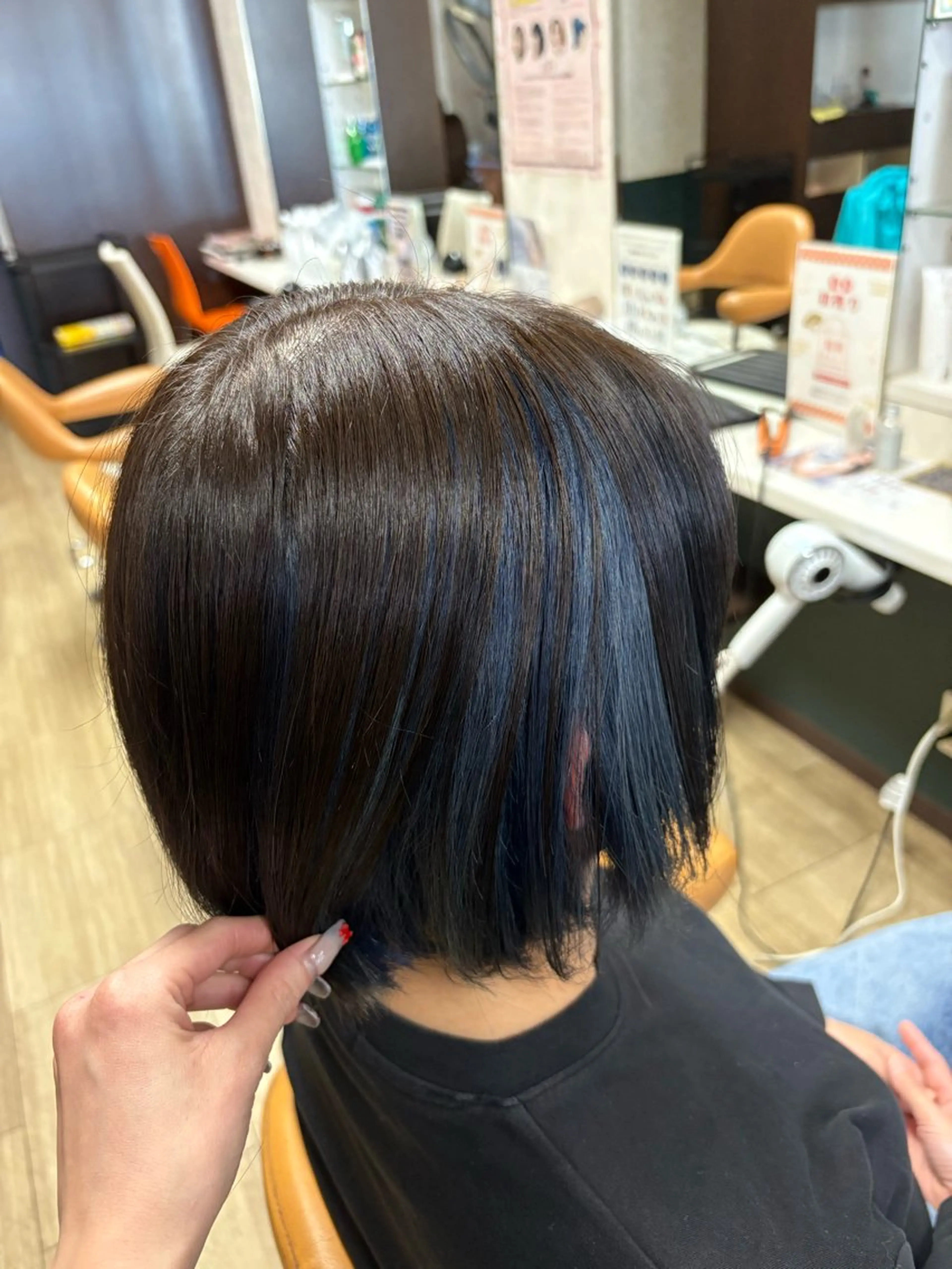 ショート カラー ヘアカラー 徳留 もも花のヘアスタイル
