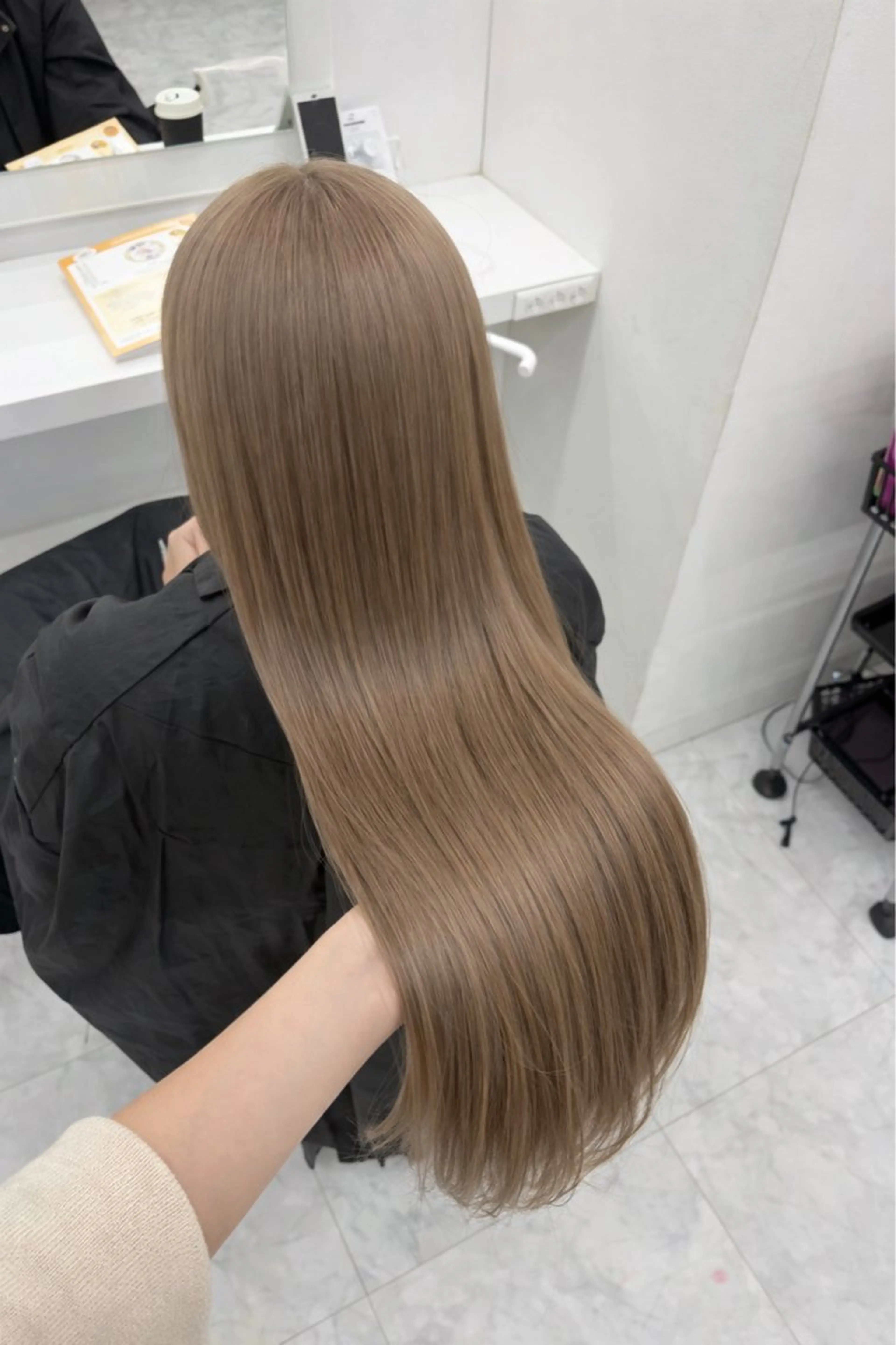 カラー ヘアカラー トリートメント 透明感ベージュ🤎 ナチュラルレイヤーのヘアスタイル