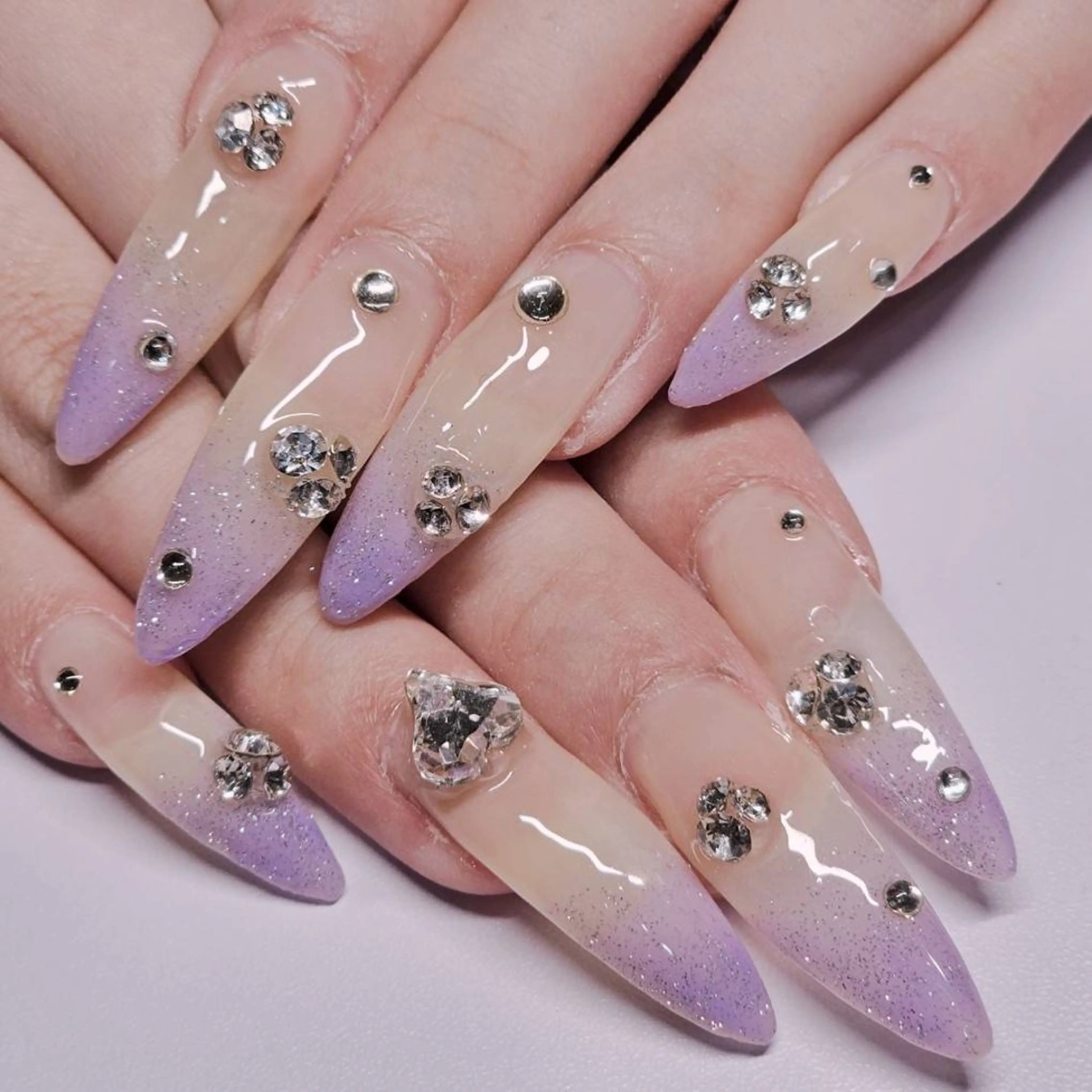 ネイル グラデーション ラメ(グリッター) 持ち込み パステルネイル シルバー ハンドネイル よしだ ひろきのネイルデザイン