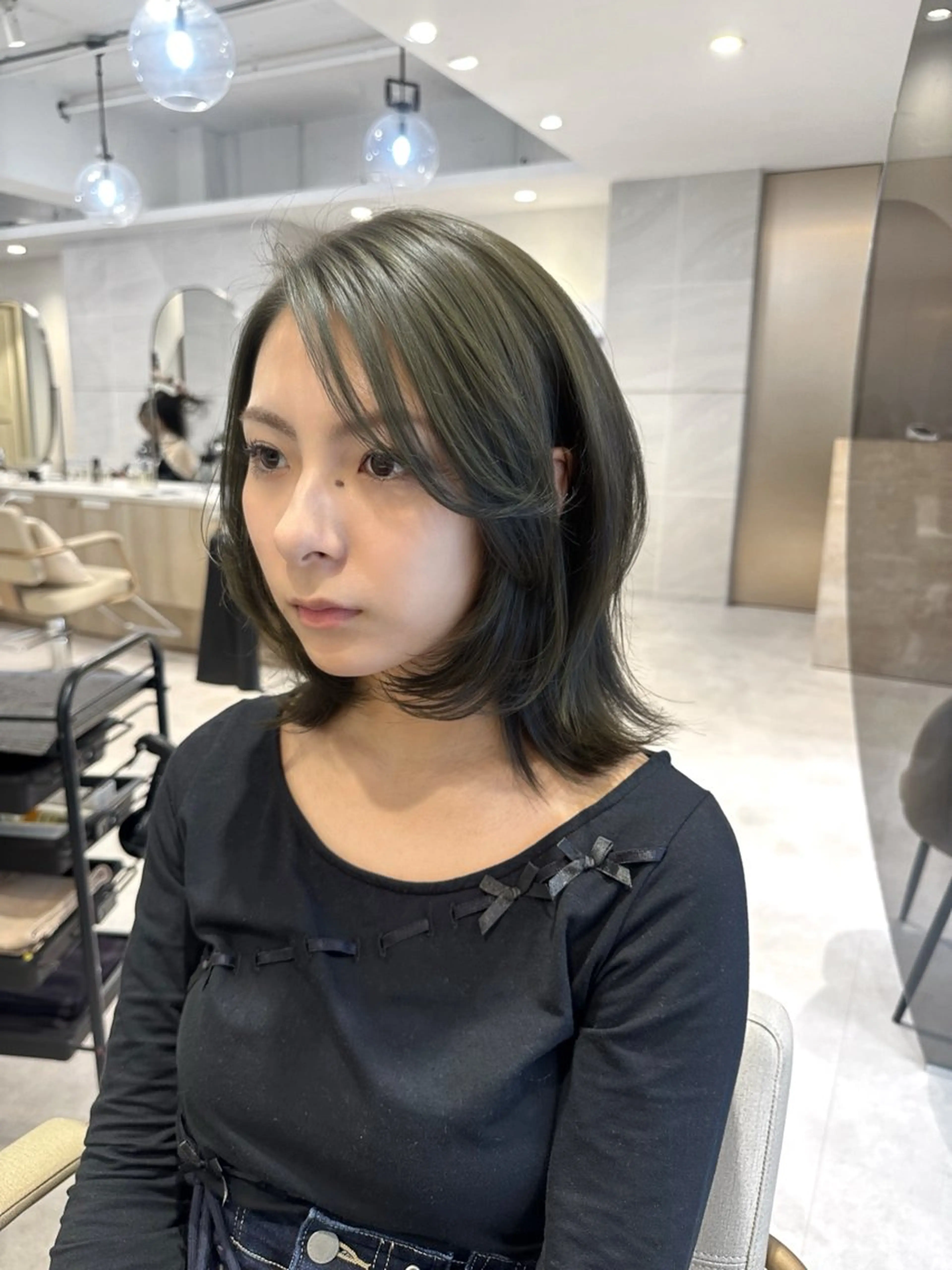 ミディアム カラー グレージュ イルミナカラー オリーブグレージュ オリーブグレー カット ヘアカラー トリートメント 透明感カラー🌿 グレージュ🐺陽介のヘアスタイル