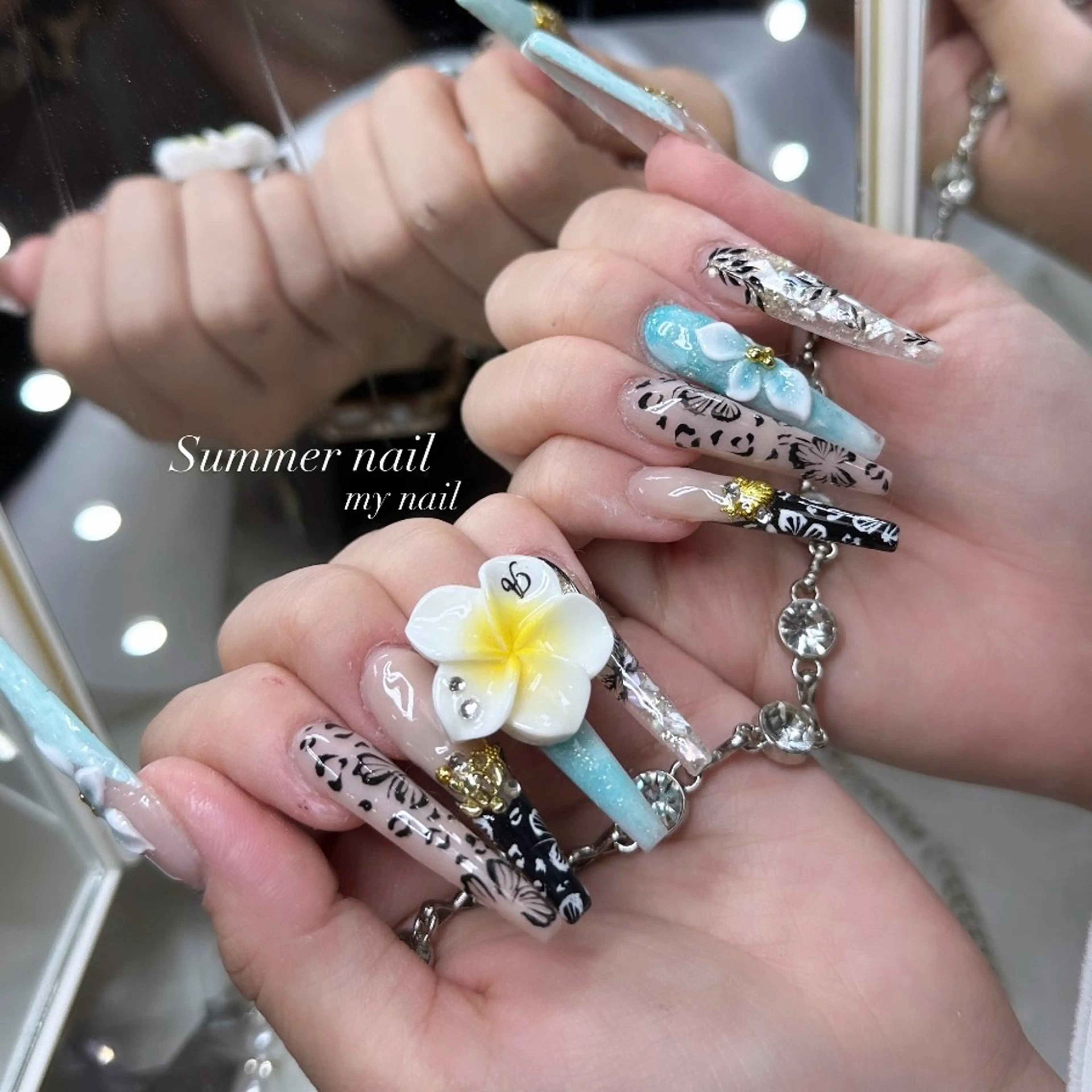 ネイル 加納 莉音のネイルデザイン