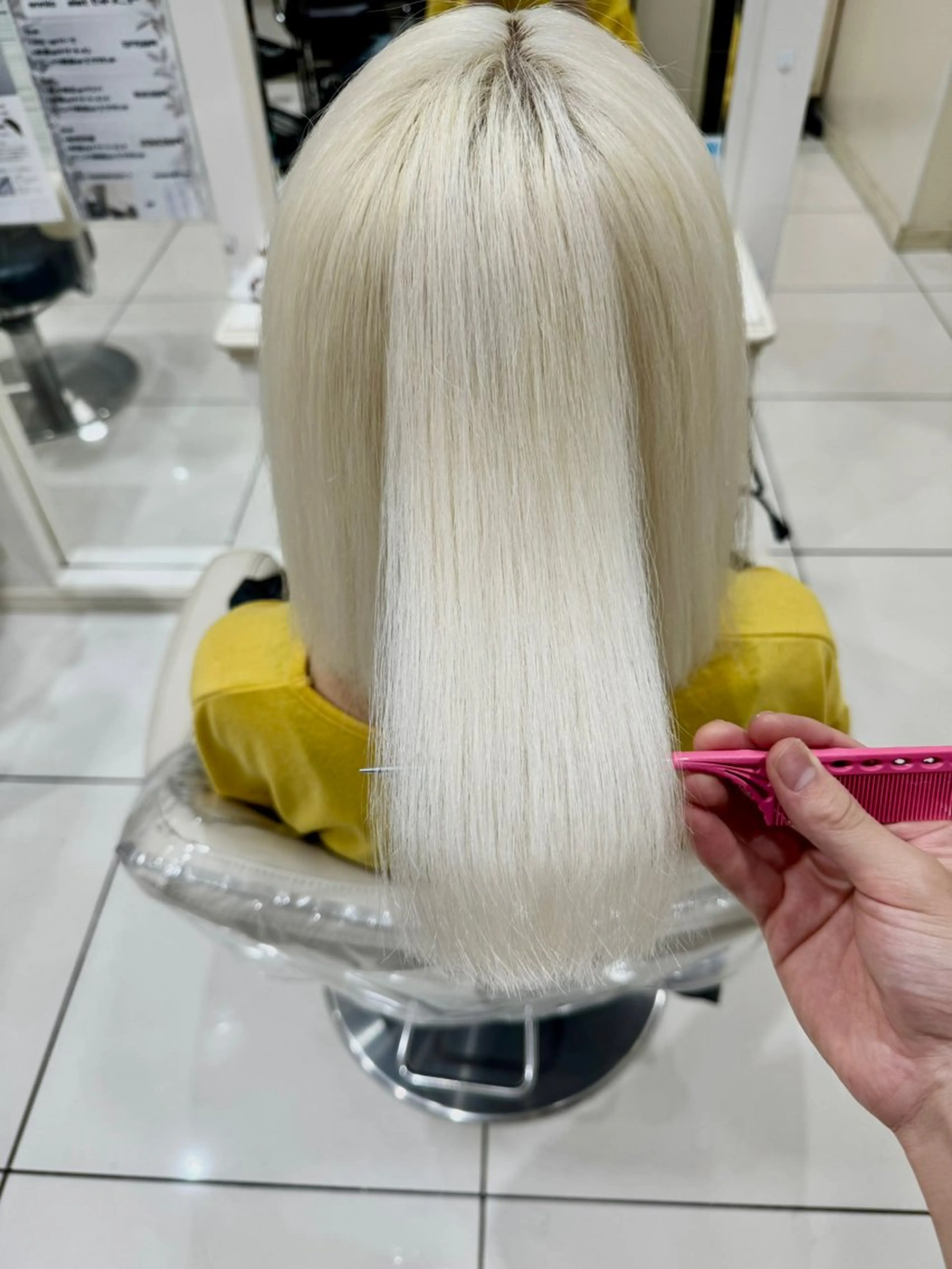 セミロング カラー ブリーチ 新井 俊輔のヘアスタイル