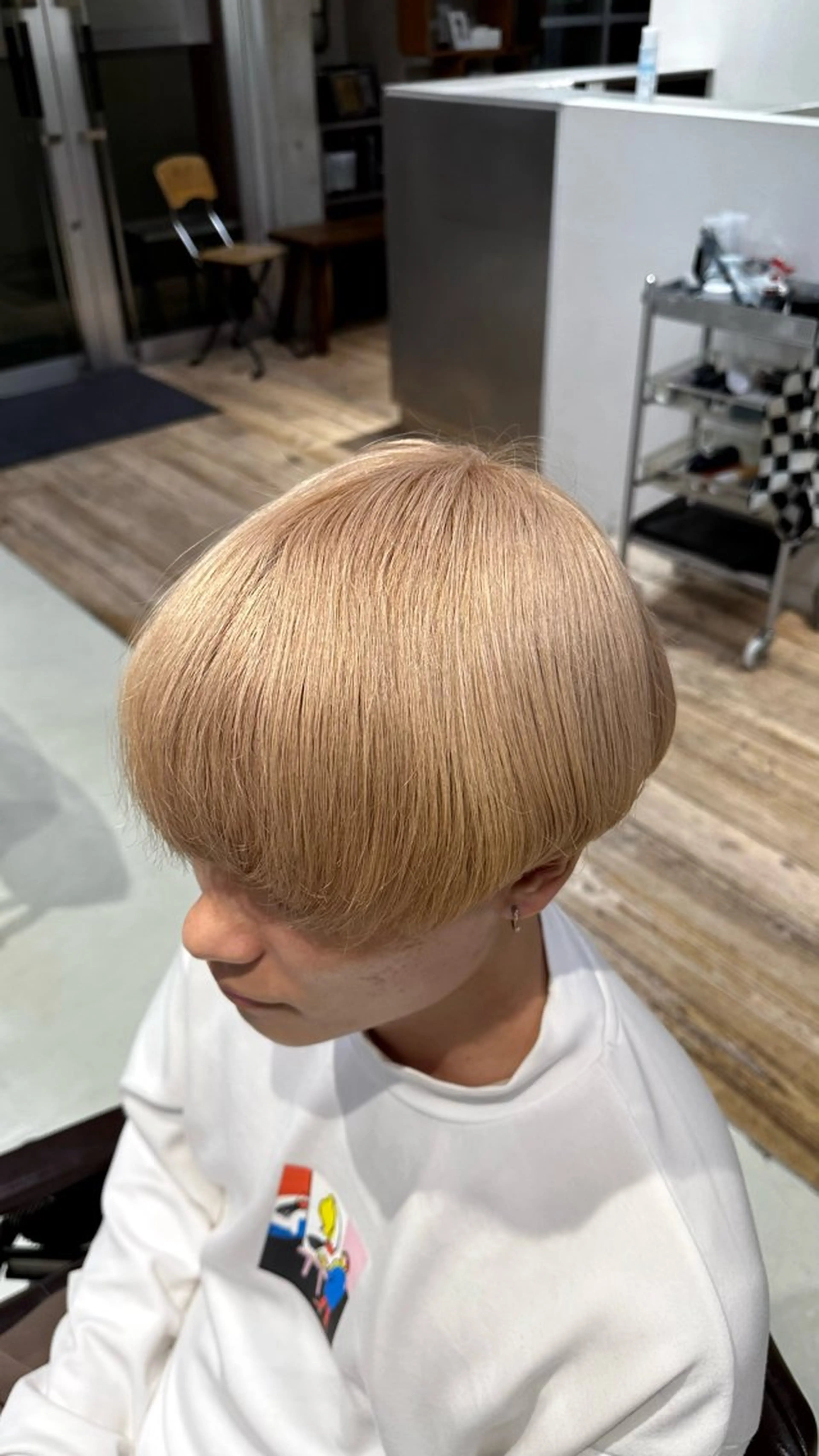 カラー メンズ メンズブリーチ ベージュカラー ブリーチ ミルクティーベージュ ヘアカラー fifth原宿 宮部蓮のヘアスタイル