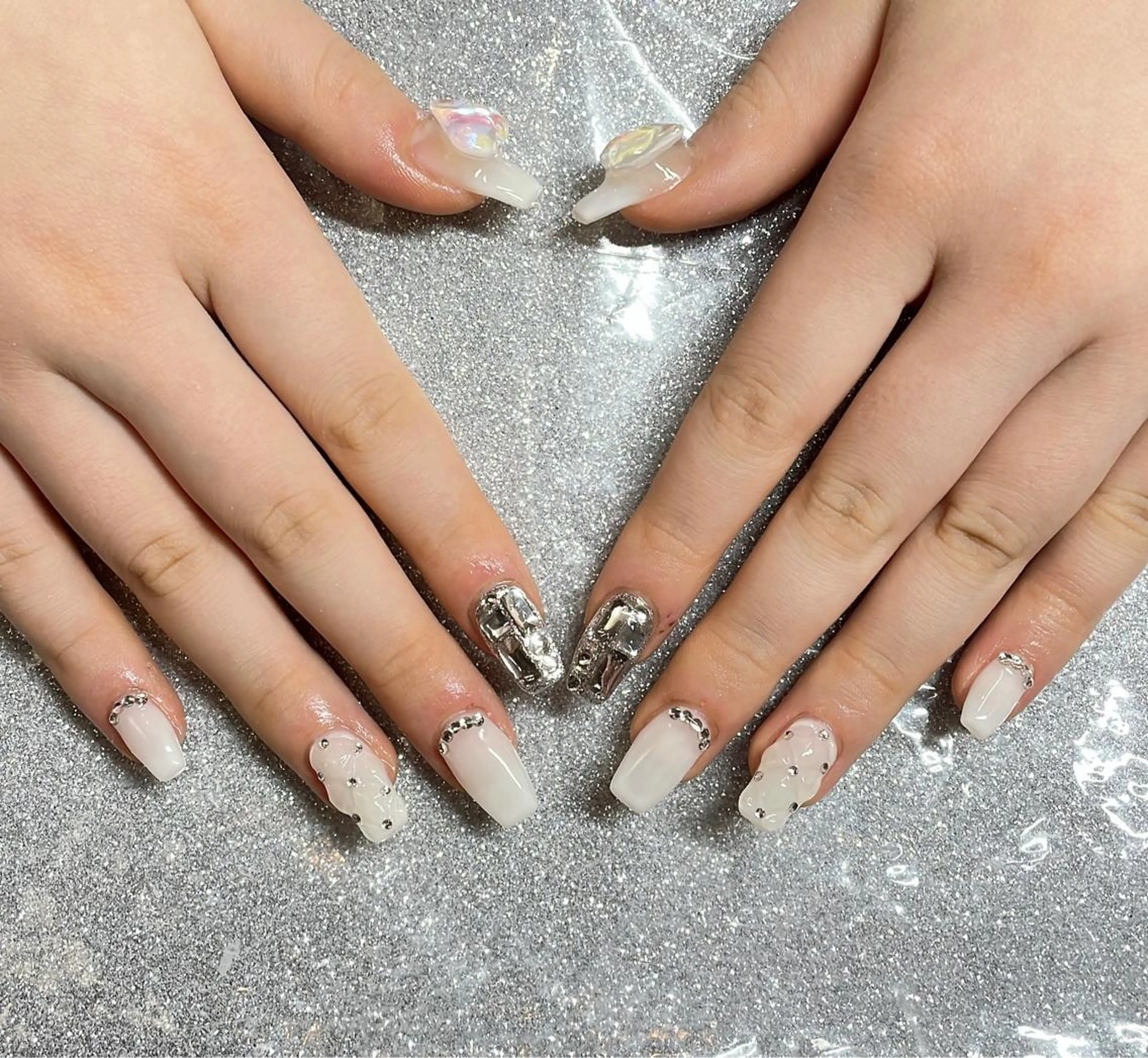 ネイル ハンドネイル VIERU 🌈🎀💖のネイルデザイン