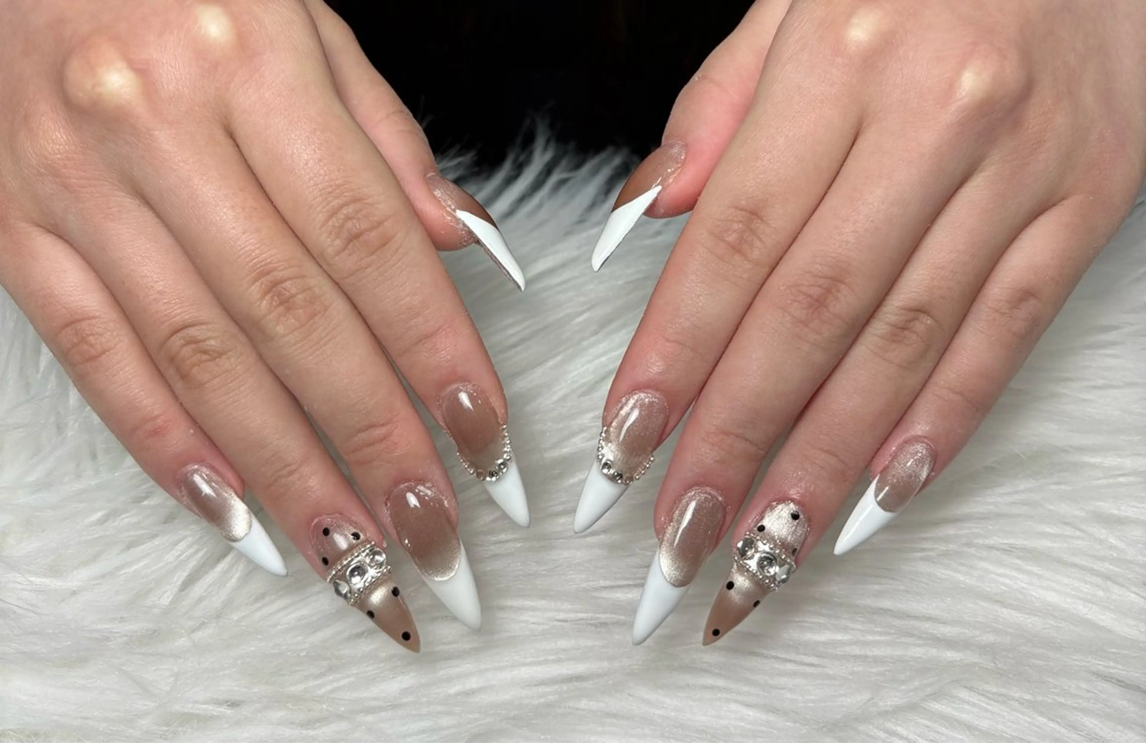 ネイル アートネイル 長さ出し ジェルネイル マグネットネイル ニュアンスネイル なな_ CloudyChanのネイルデザイン