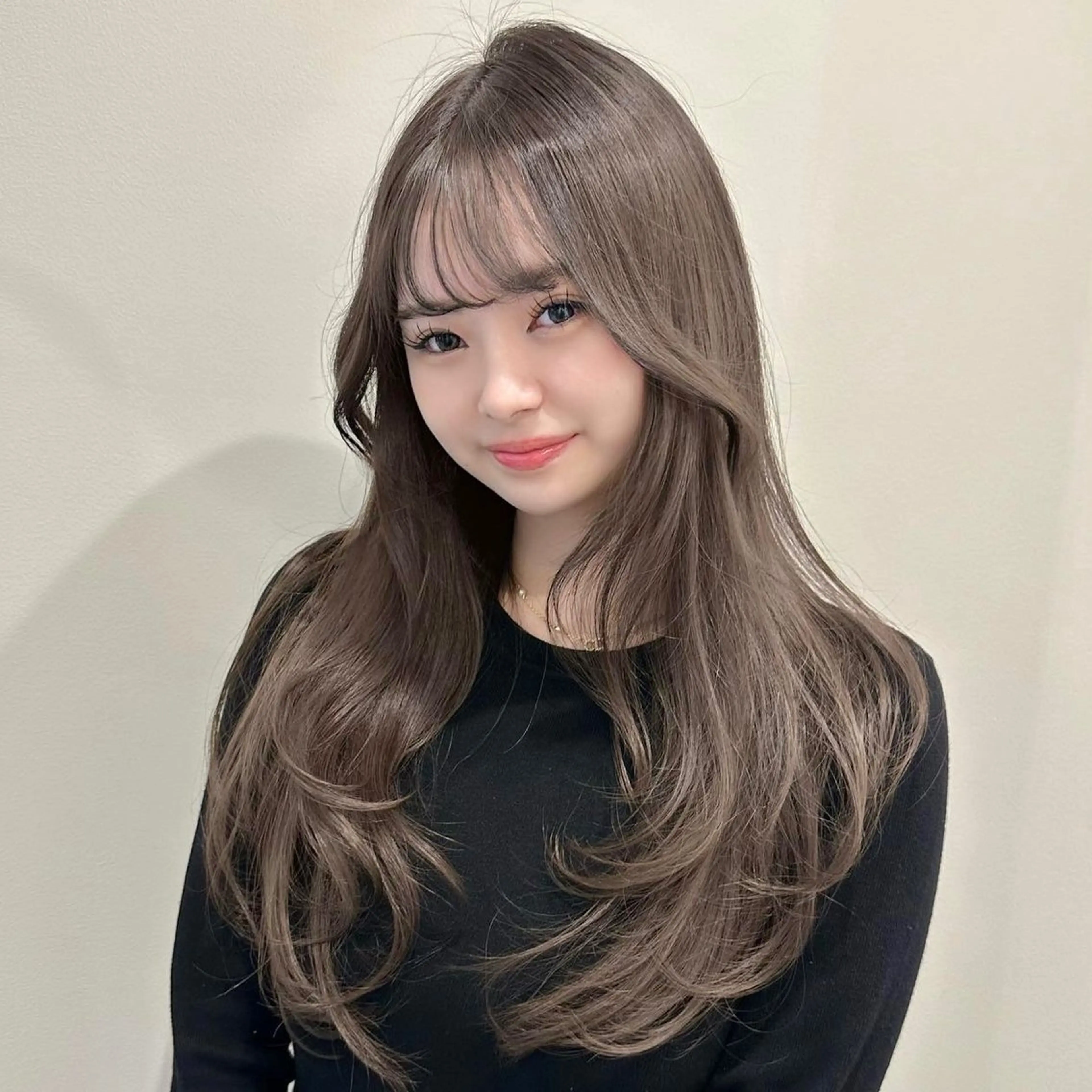 セミロング カット ヘアカラー 🌹ハッシュカット、 レイヤー韓国ヘア🌹のヘアスタイル