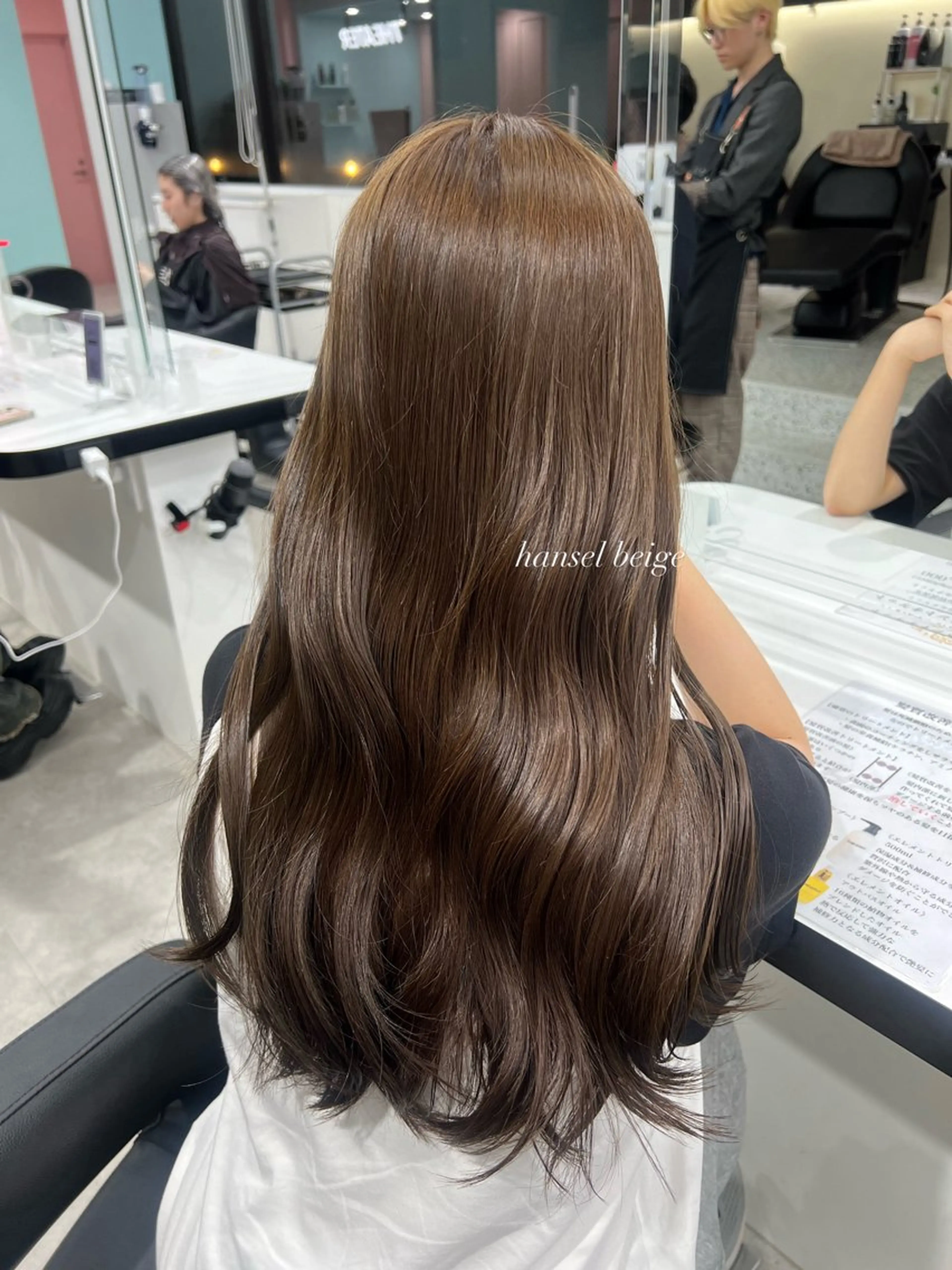 セミロング レイヤーカット／ ハイトーン/Moeのヘアスタイル