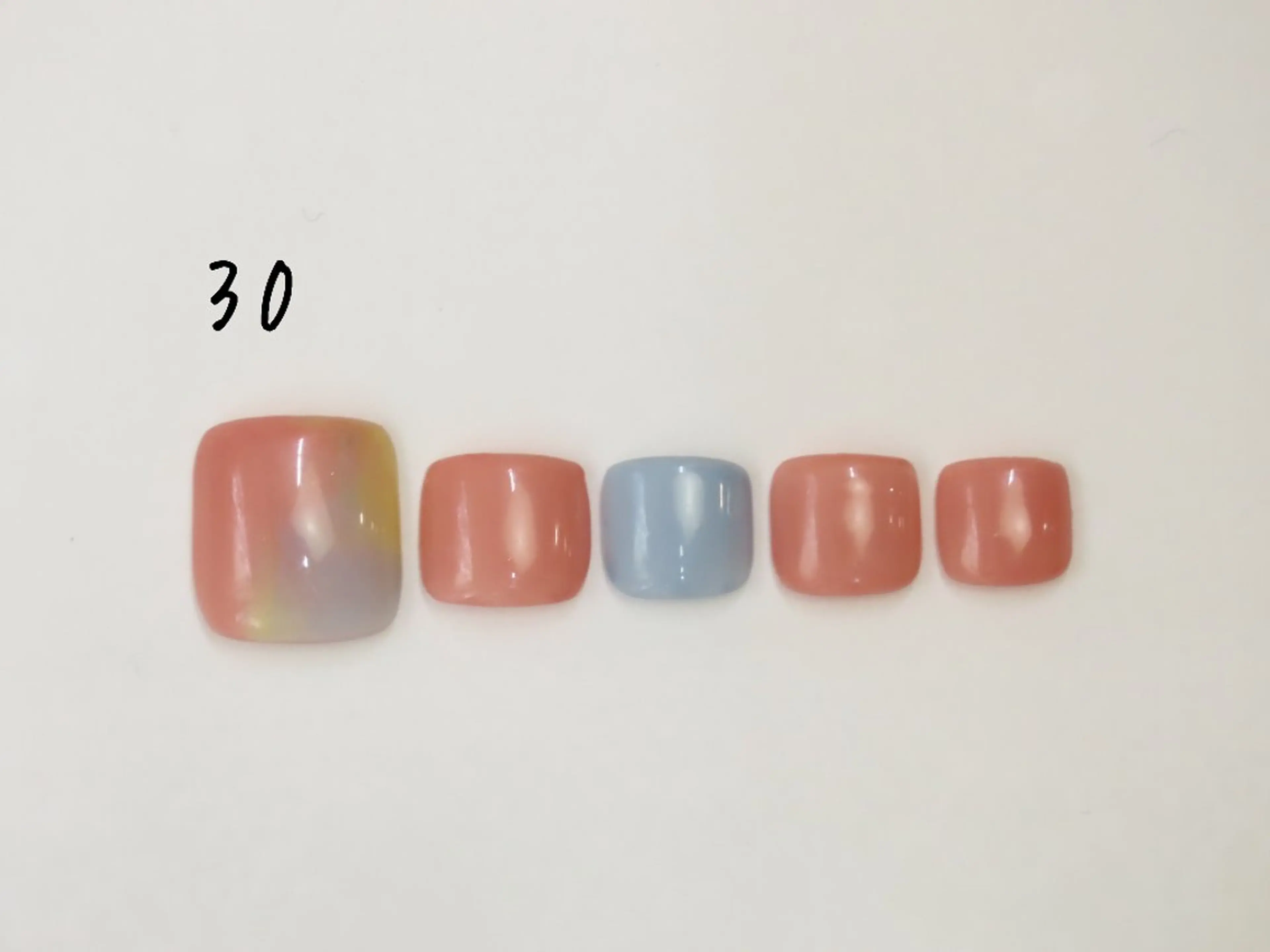 ネイル フットネイル Maum 新潟店のマツエク・マツパデザイン