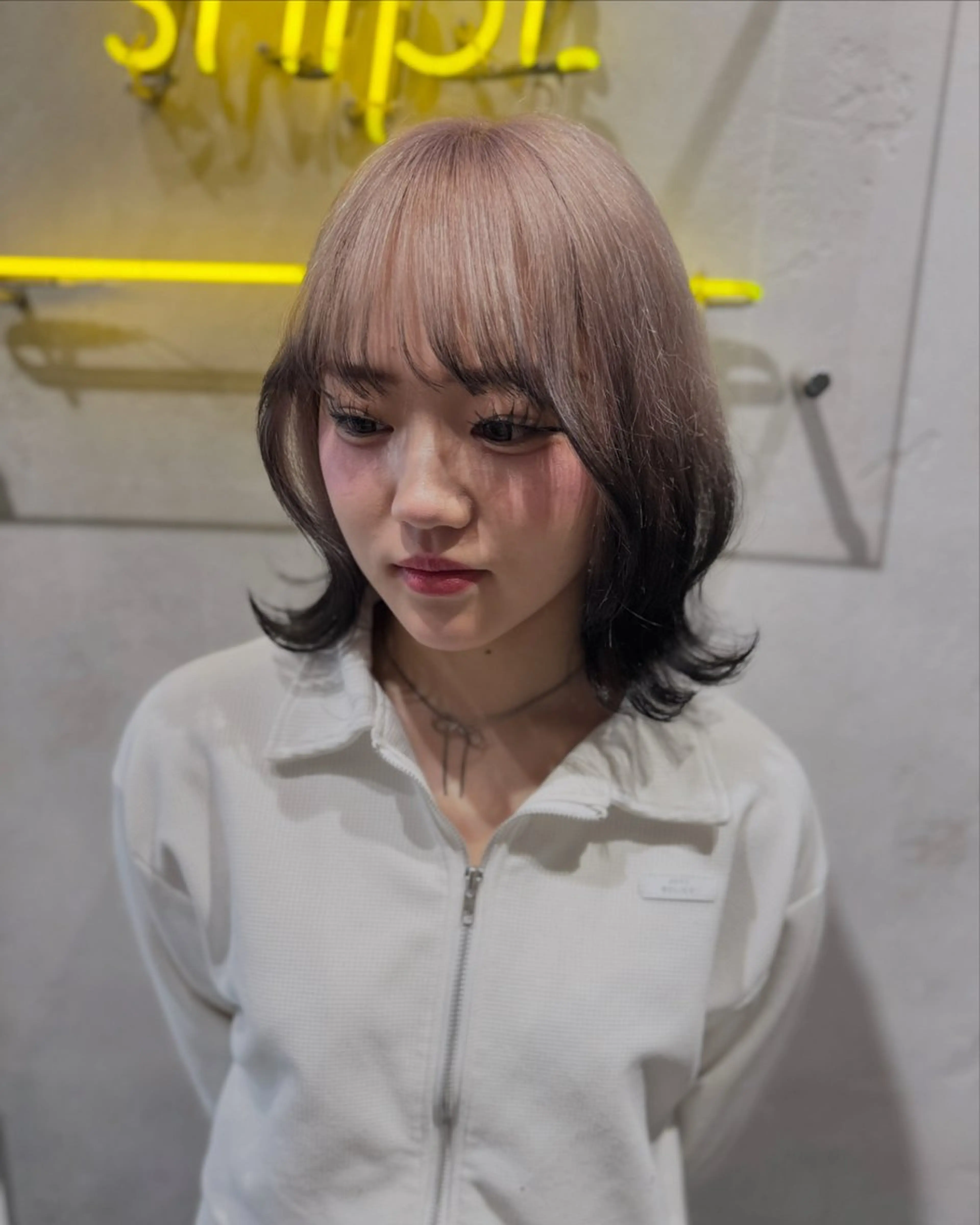 ミディアム ヘアカラー トリートメント kanta 梅田 韓国ハイトーンのヘアスタイル