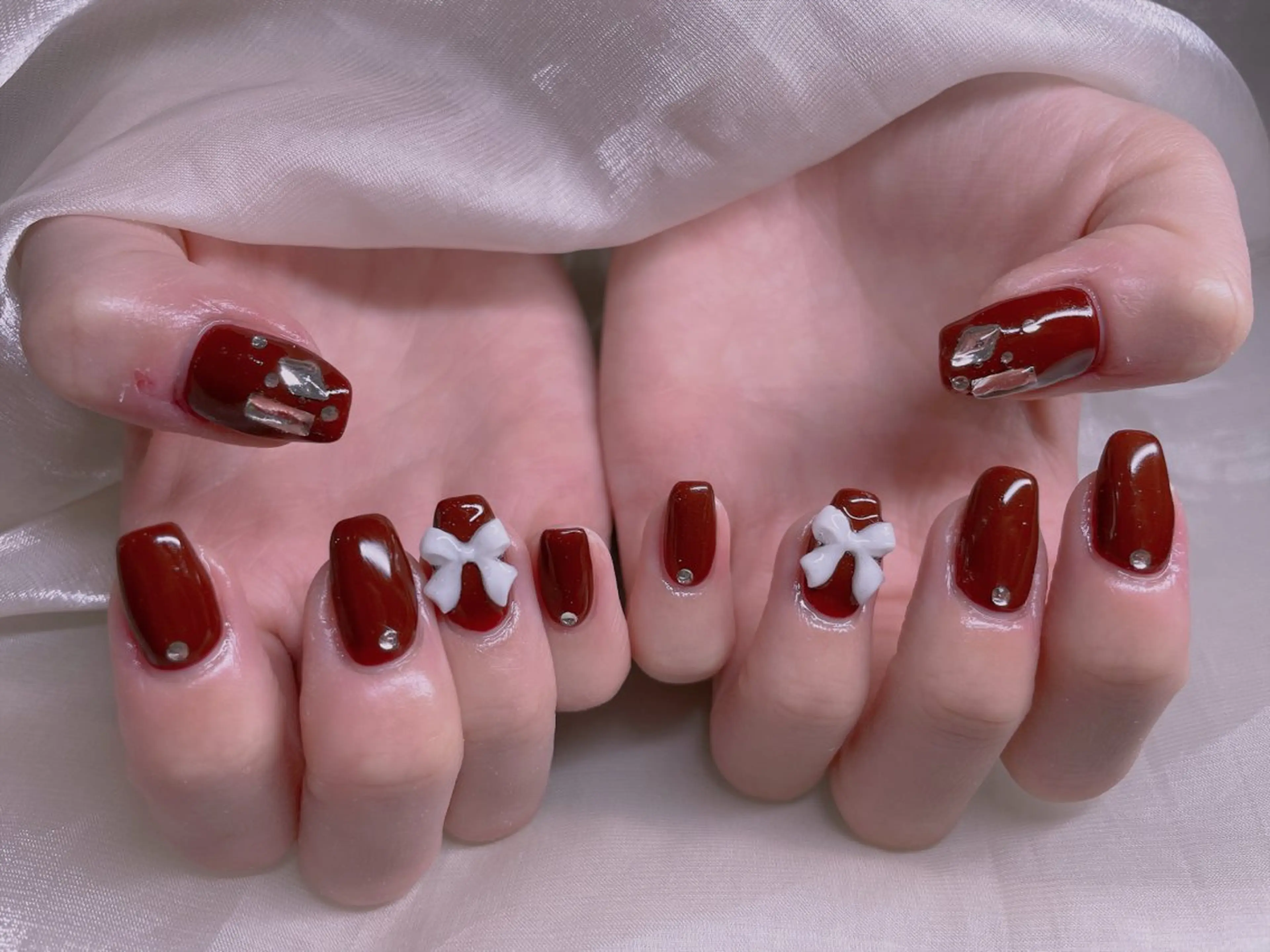 ネイル ブルー チークネイル フレンチネイル ハート ホログラムネイル ハンドネイル フットネイル 美爪パラジェル導入店 Sunnilyのネイルデザイン