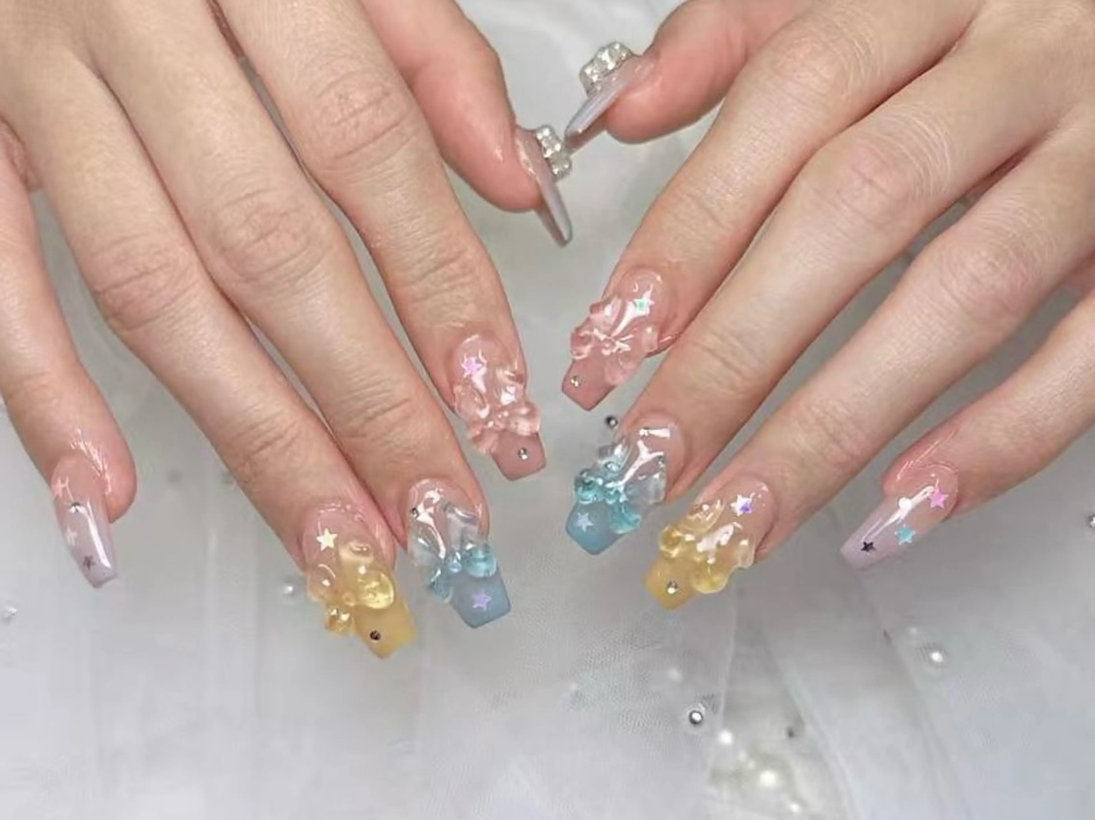 ネイル ジェルネイル 韓国ネイル マグネットネイル 持ち込み ワンカラーネイル ハンドネイル ハンドケア R1🎀Nail💕 池袋東口店のネイルデザイン
