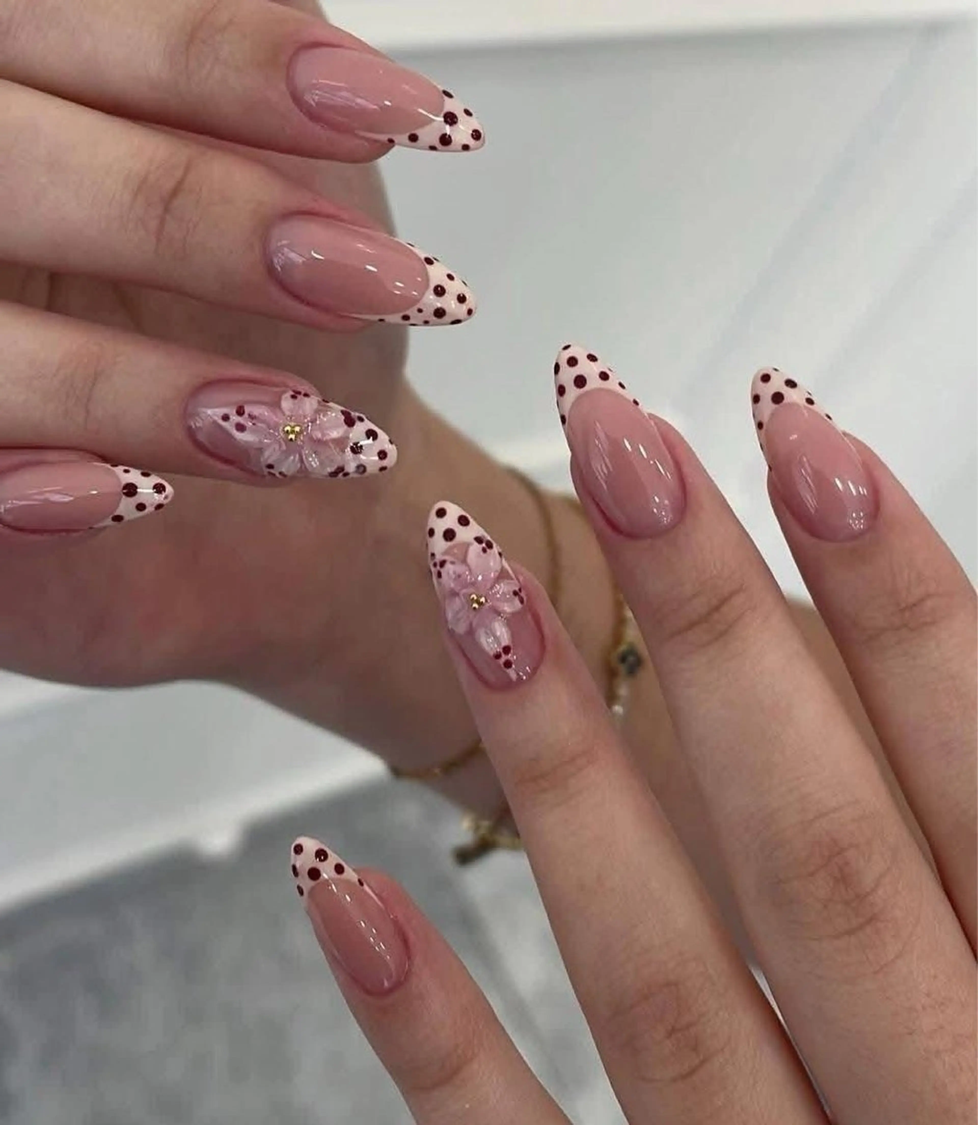 ネイル チークネイル フレンチネイル グラデーション 韓国ネイル マグネットネイル ハンドネイル JIN 168 新大久保のネイルデザイン