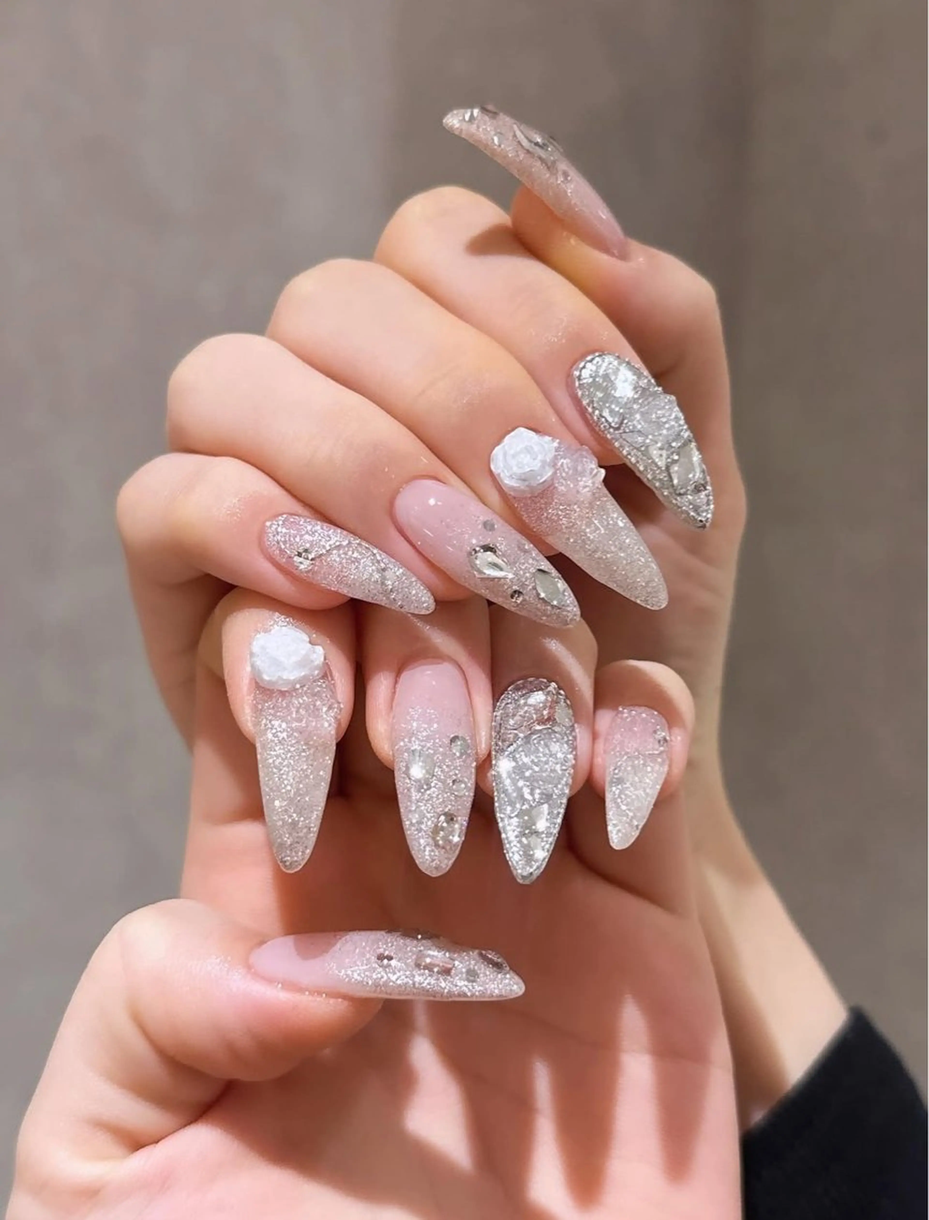 ネイル アニマル柄 オーロラネイル チークネイル フラッシュネイル ジェルネイル ハンドネイル Lyna 池袋のネイルデザイン