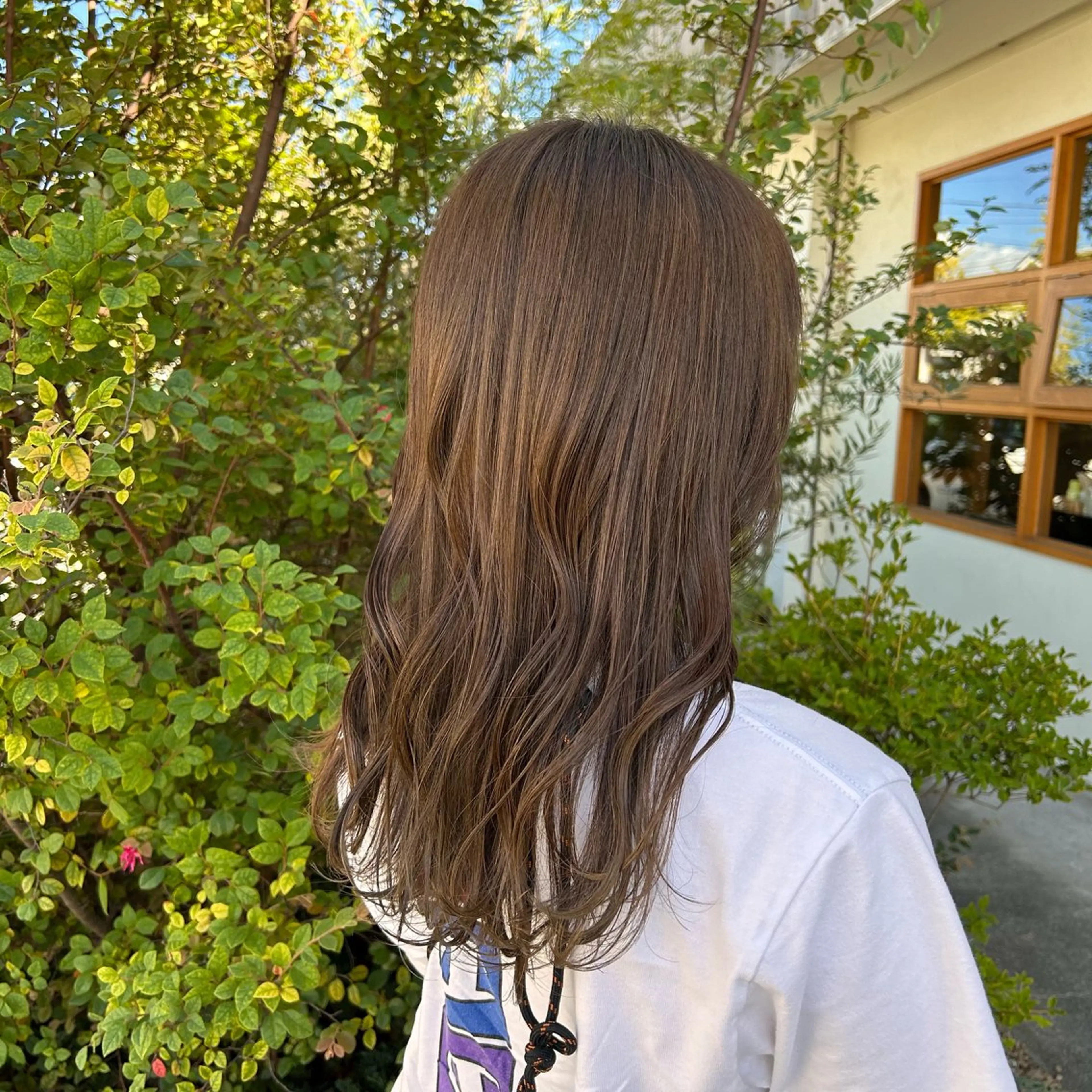 セミロング カラー グレージュ 山本 知佳のヘアスタイル