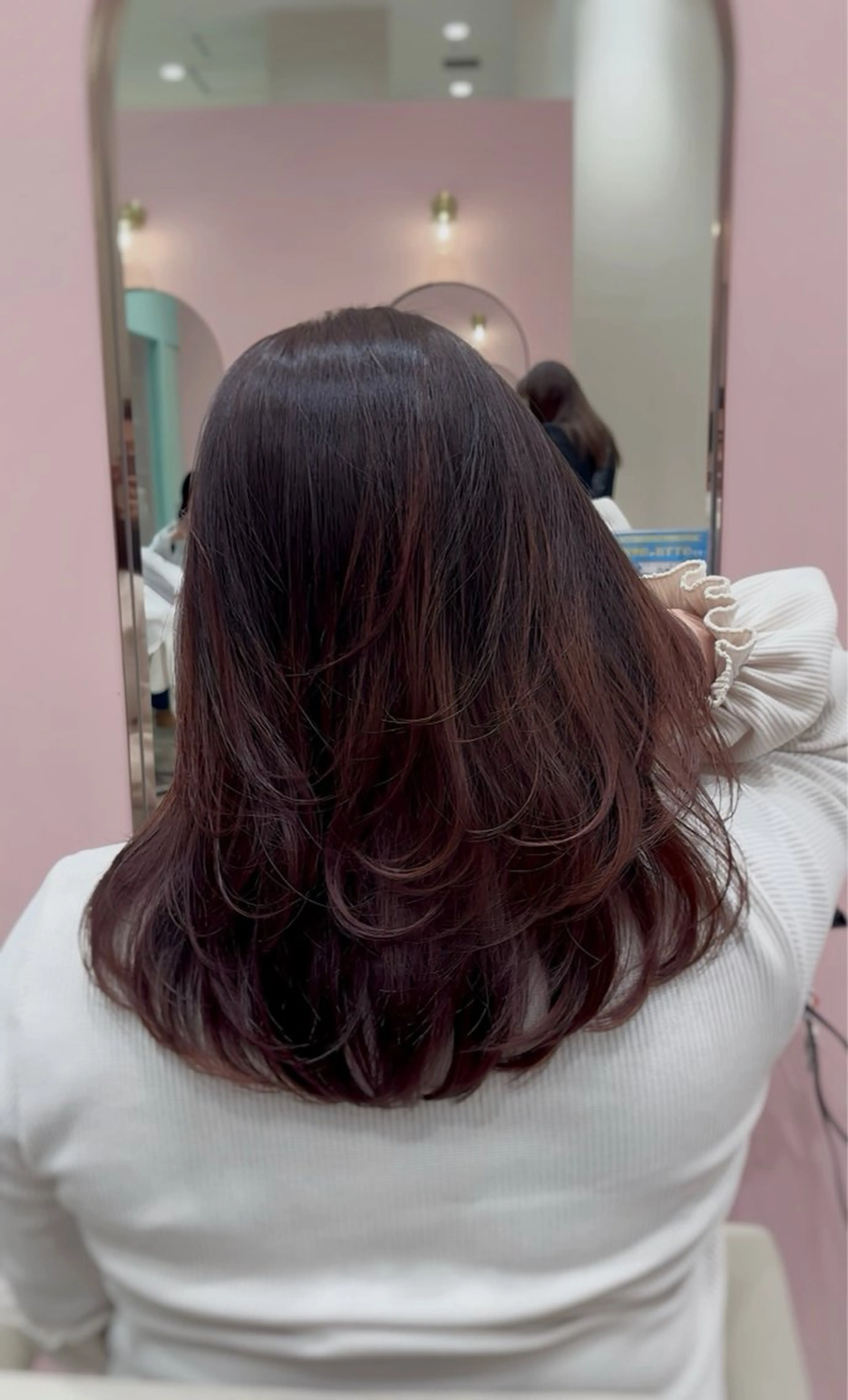 ミディアム レイヤーカット カット ヘアカラー トリートメント 中西 樹人のヘアスタイル
