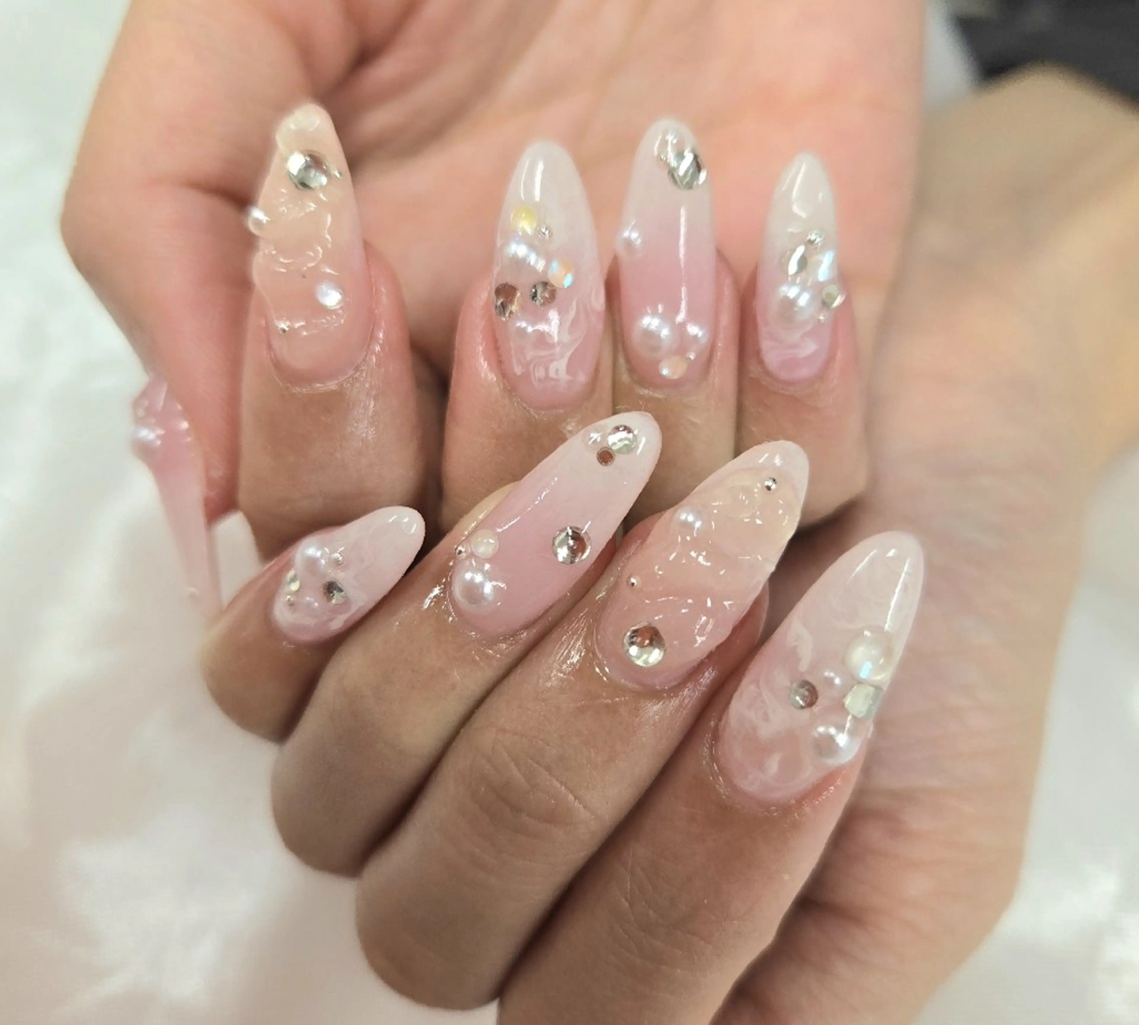 ネイル アートネイル オーロラネイル チークネイル ジェルネイル グラデーション ハンドネイル 河野ちえ (雑誌掲載サロン)のネイルデザイン