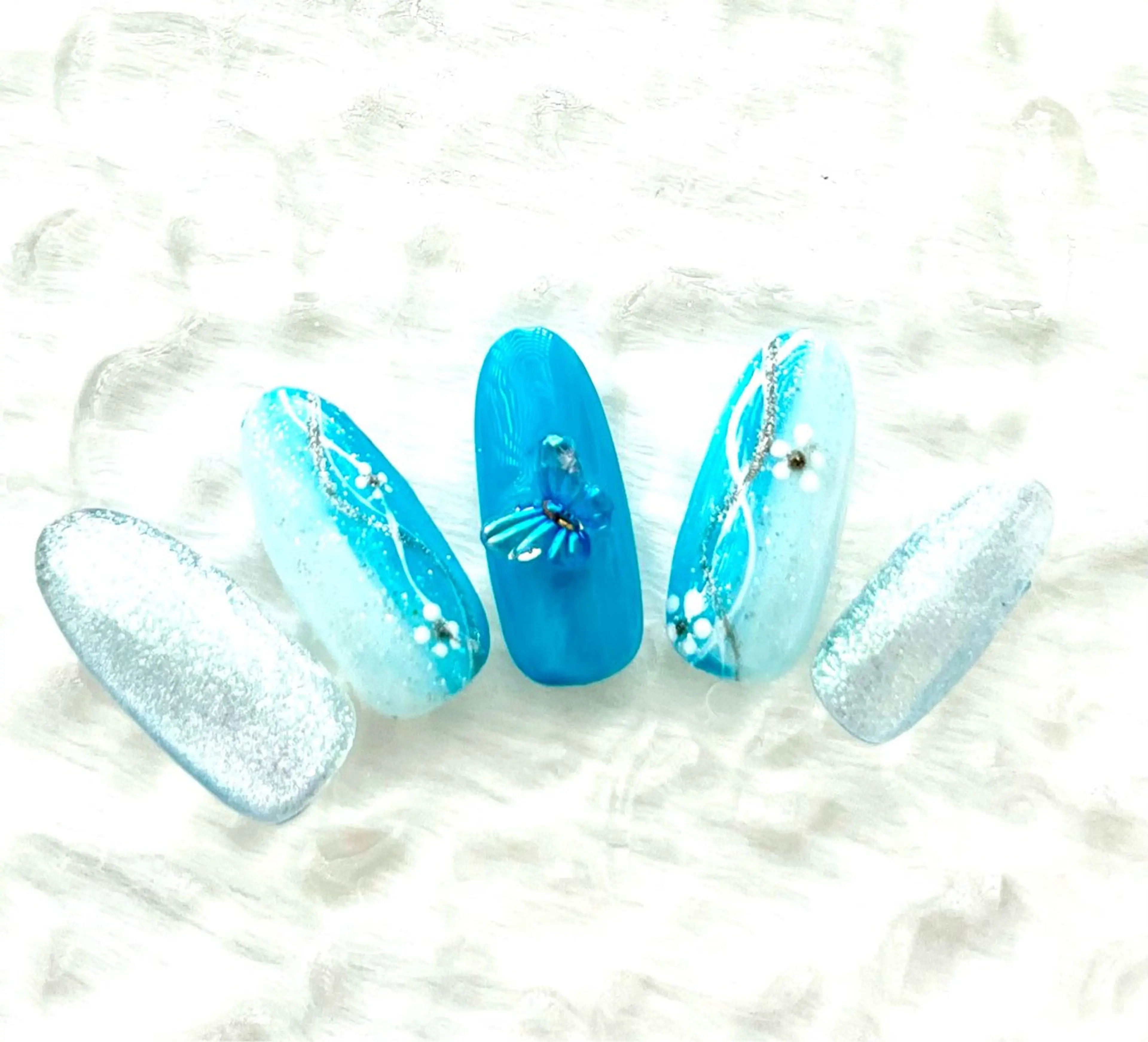 ネイル 成人式 マグネットネイル ルル ソレイユのネイルデザイン